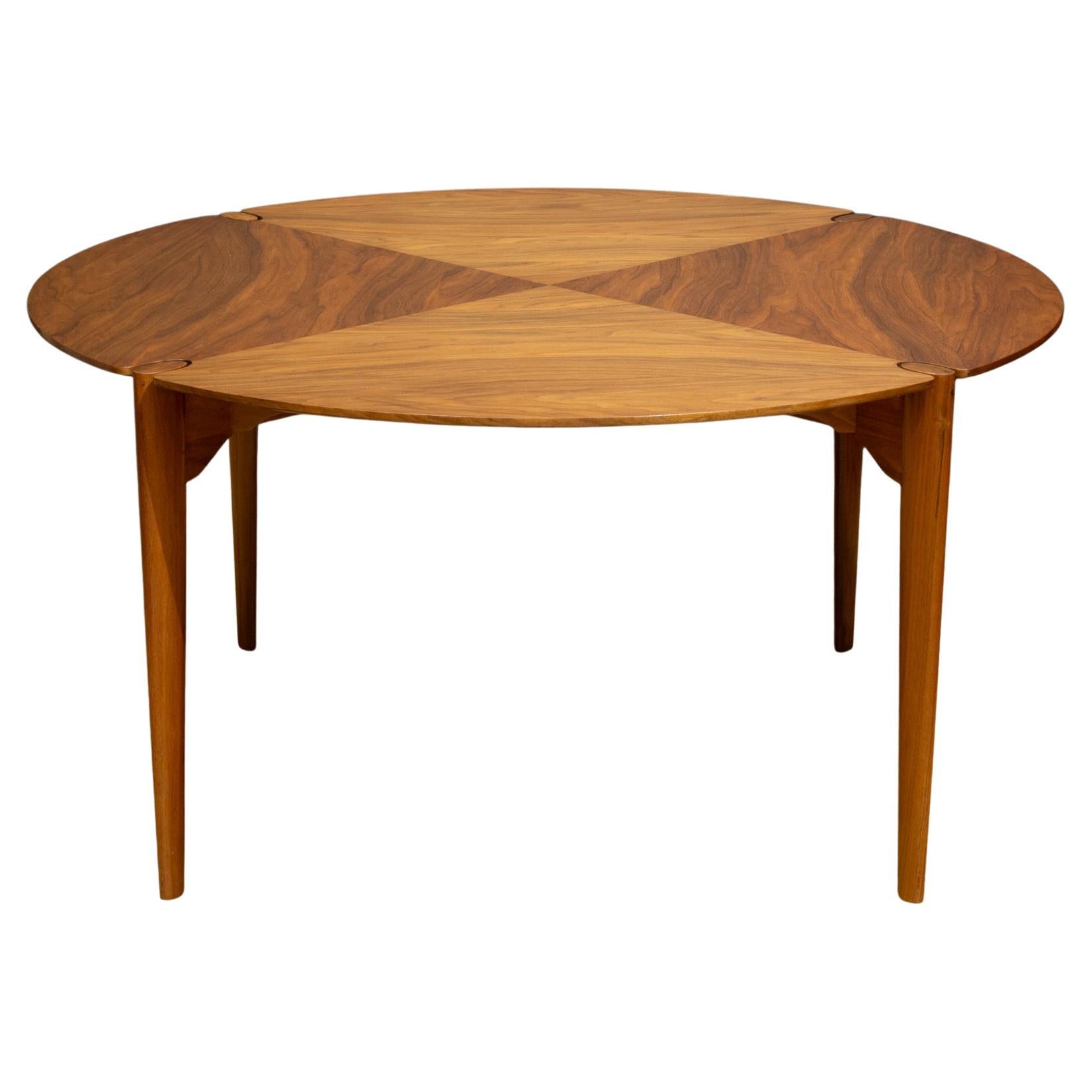 John Keal Sculpted Walnut Dining Table for Brown Saltman c.1960 en vente