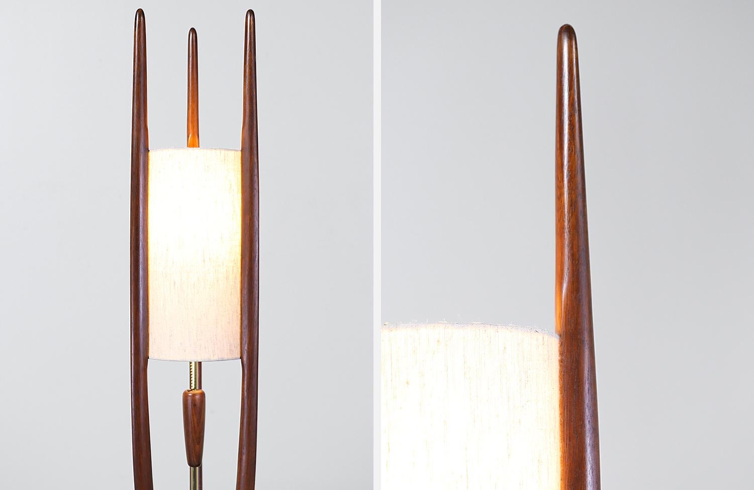 John Keal Sculpted Walnut Table Lamp for Modeline In Excellent Condition In Los Angeles, CA