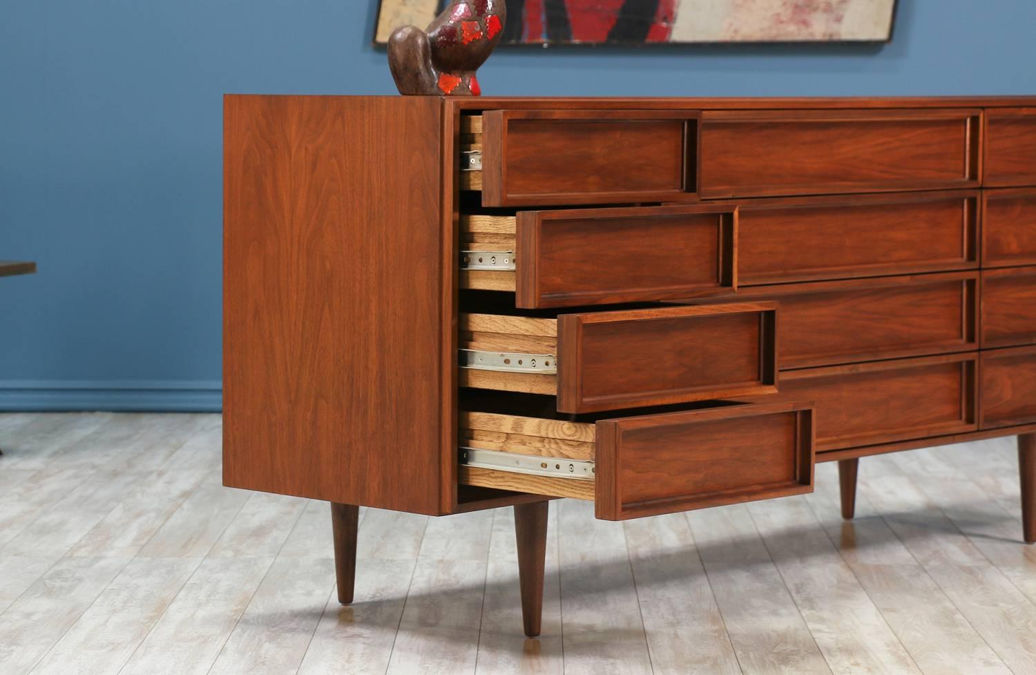 John Keal Walnut Dresser for Brown Saltman In Excellent Condition In Los Angeles, CA
