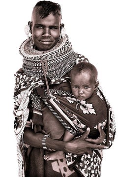 Ayoni et enfant par John Kenny.  Photo portrait 36 x 24"" avec montage frontal en acrylique