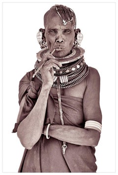 Emon de John Kenny.  Photo de portrait de 137 x 91 cm avec peinture acrylique - Face-Mount 2011
