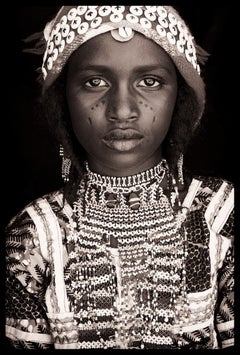 Collide de cultures Hausa et Fula de John Kenny.  Portrait 36 x 24" avec support