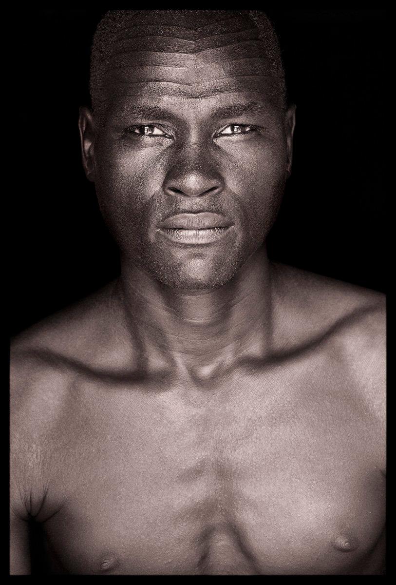 Gambela por John Kenny. Impresión tipo C con montaje acrílico.