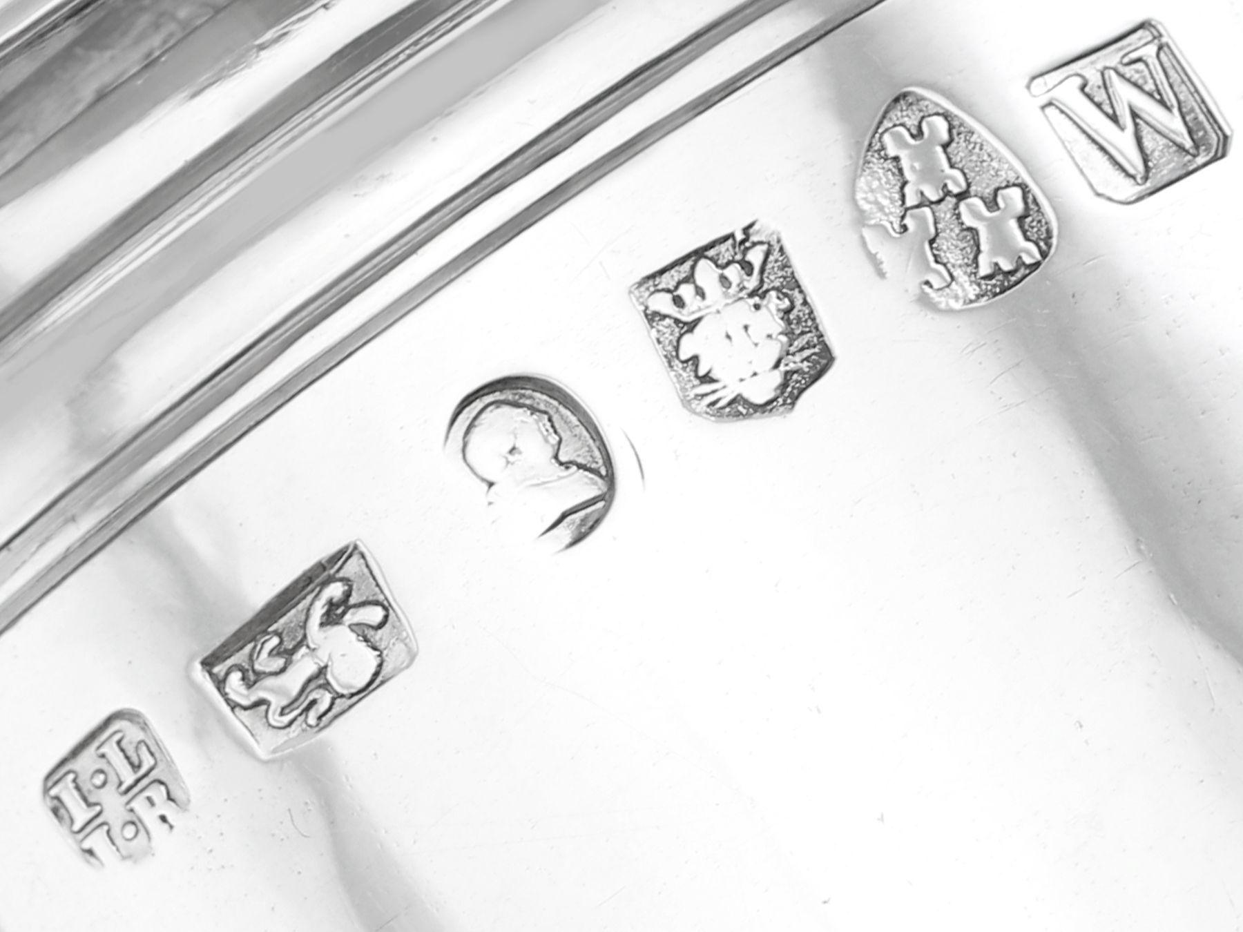 Georgian English Sterling Silver Quart Tankard For Sale 3