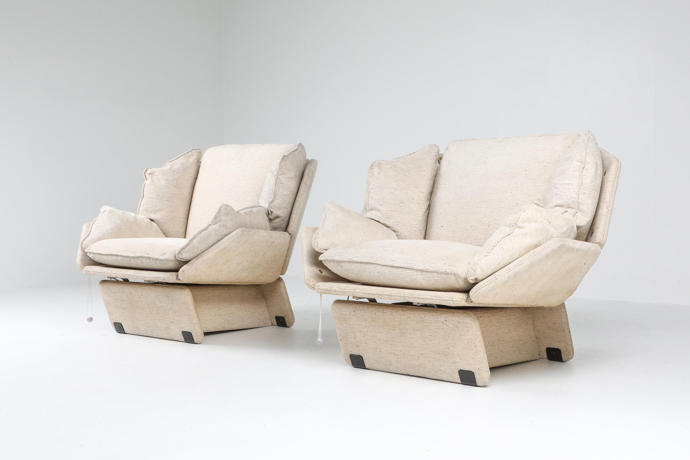Post-Modern John Lautner Style Pair of Lounge Chairs in Cream Wool