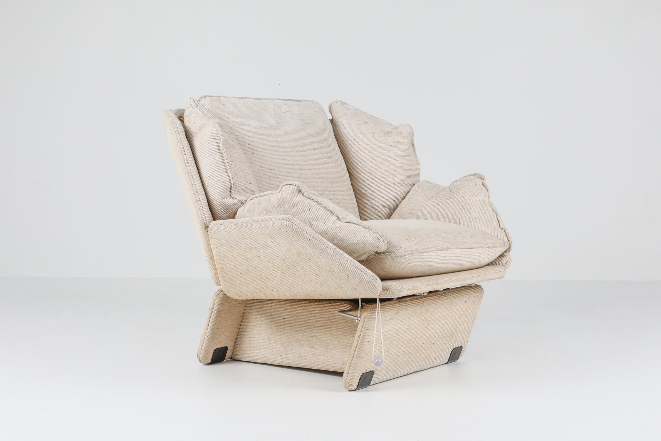 20th Century John Lautner Style Pair of Lounge Chairs in Cream Wool