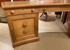 Bureau de direction John Lloyd Wright en acajou blond avec plateau en cuir