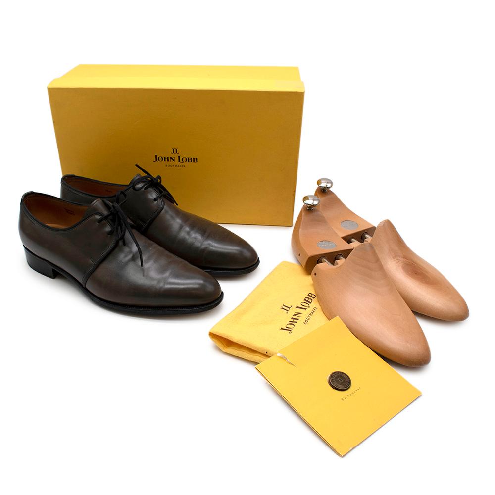 John Lobb Grey Hastings Calfskin Lace-Up Oxfords

-Gorgeous grey calfskin material
-Lace-up style
-Black leather sole
-Short block-heel
-John Lobb Shoe trees, dust bag, and box included.

Materials:
Main-leather 
Lining-leather 
Soles-leather