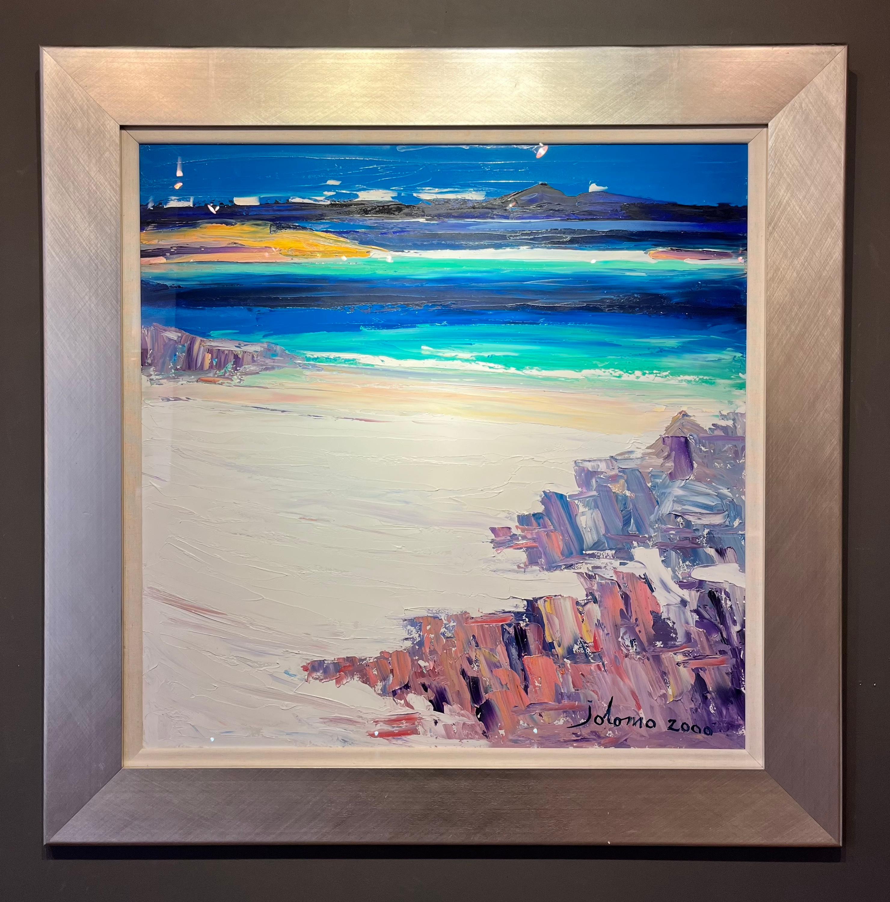 Landscape Painting John Lowrie Morrison - « White Beach Iona », peinture de paysage marin écossais d'une plage, d'une mer bleue et de roches