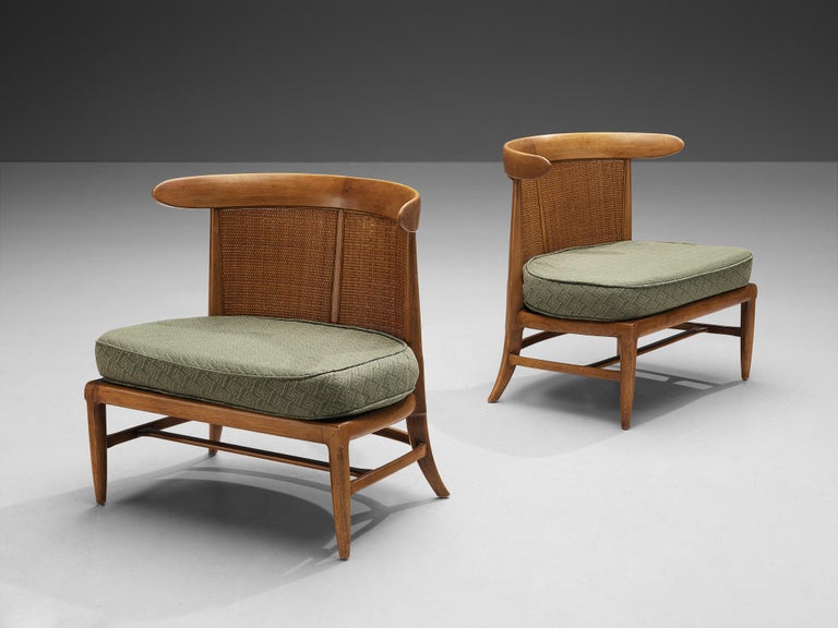 John Lubberts & Lambert Mulder for Tomlinson, pair of easy chairs, blond walnut, cane, fabric, United States, 1950s

This pair of American easy chairs are executed in blond walnut and green upholstery. The seat is thick and wide. The backrest