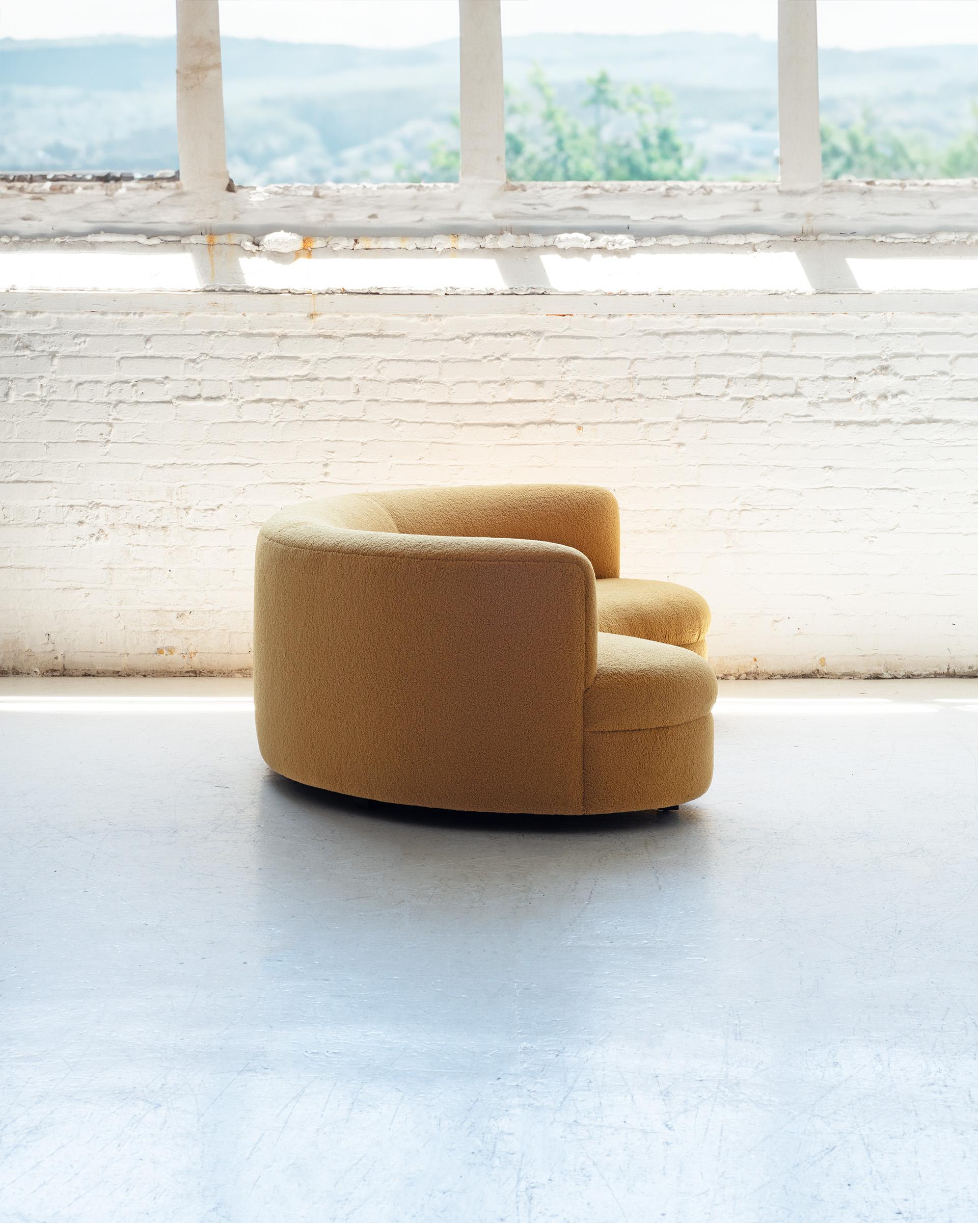 John Mascheroni Curved Sofa In Excellent Condition In Chicago, IL