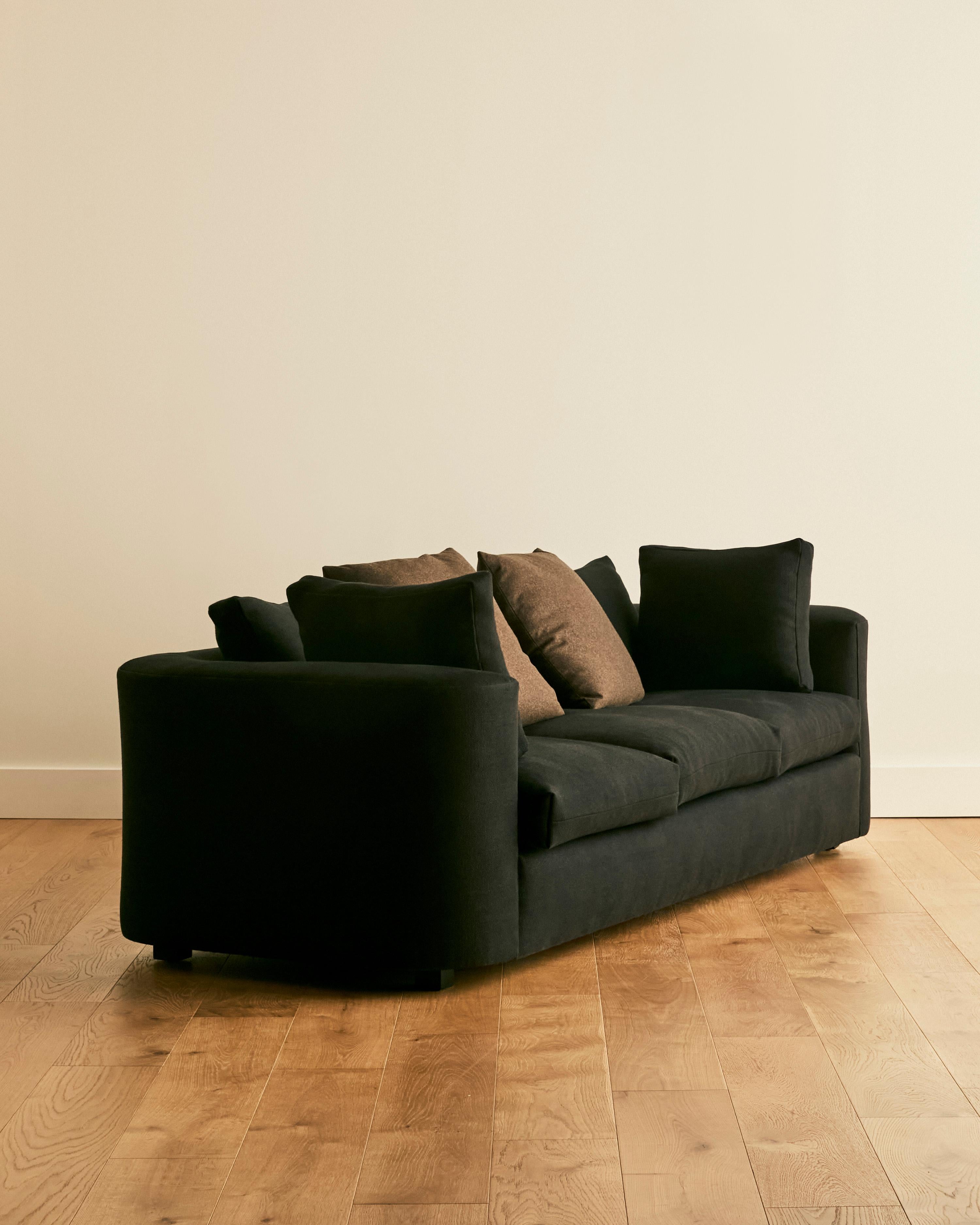 John Mascheroni For Swaim Black Canvas Sofa Estadounidense en venta