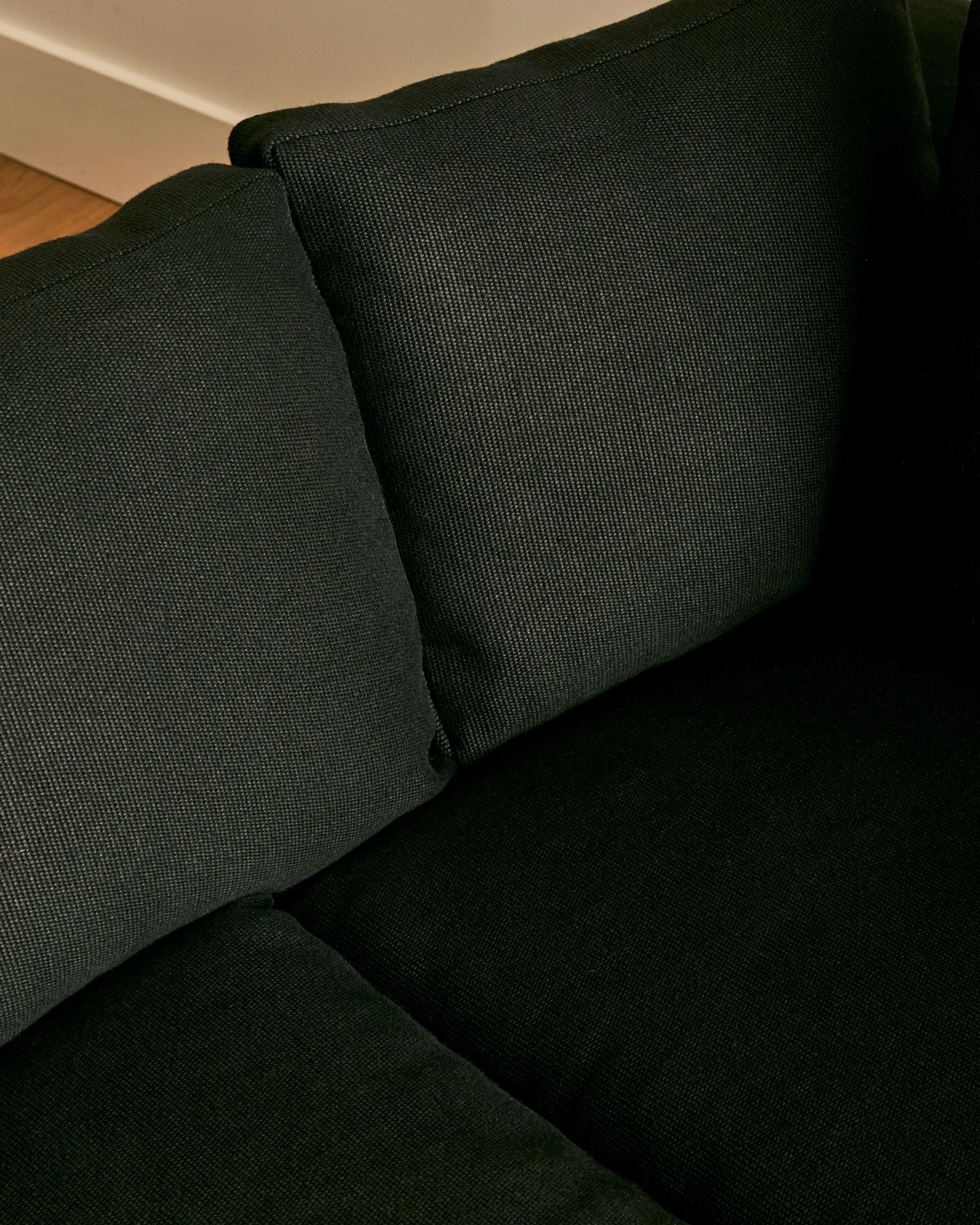 John Mascheroni For Swaim Black Canvas Sofa Lienzo en venta