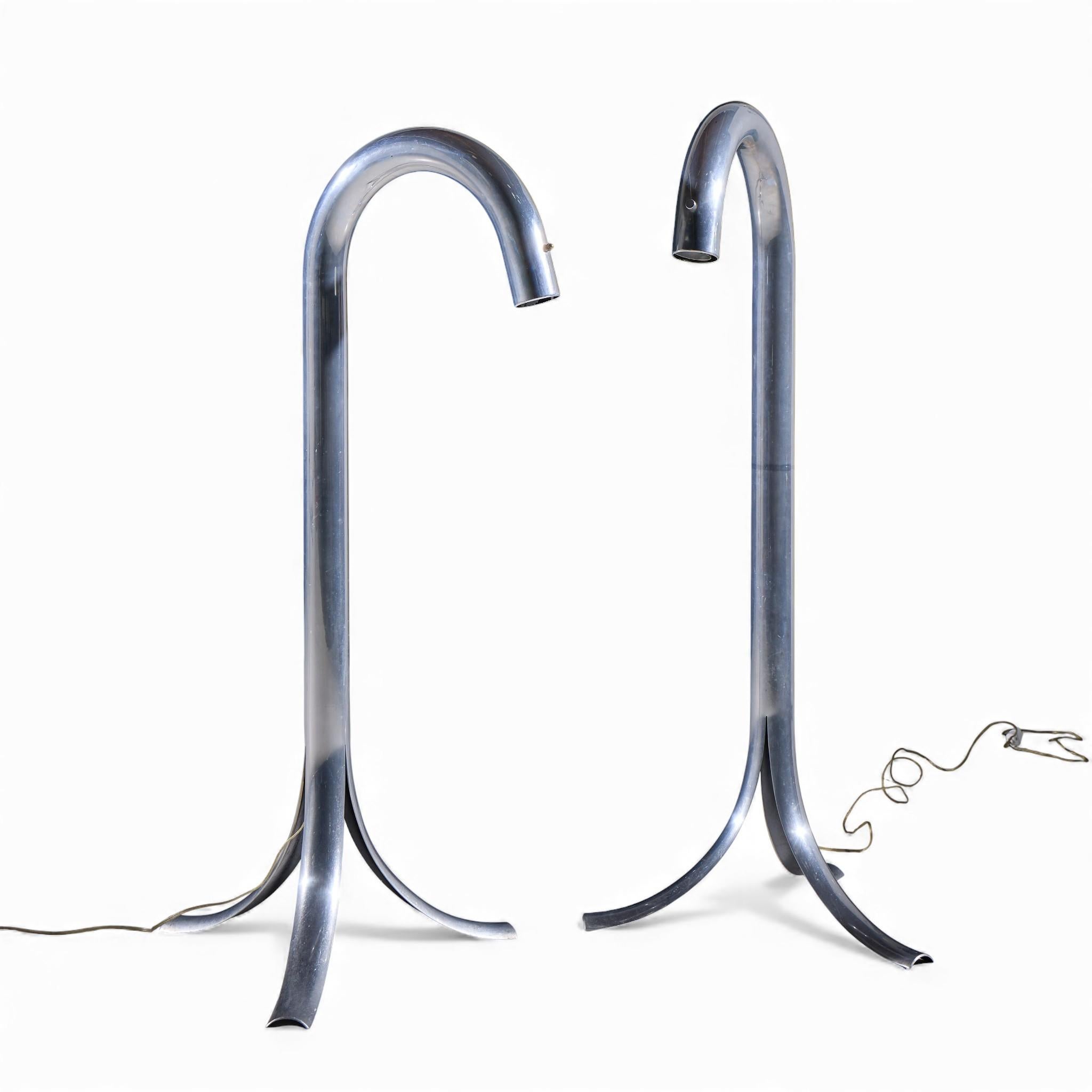 Lámparas de pie de tubo de aluminio de mediados de siglo John Mascheroni - Pareja

Una lámpara de pie mide 23,75 de ancho x 31 de fondo x 52 pulgadas de alto
Una lámpara de pie mide 23,75 de ancho x 31 de fondo x 54 pulgadas de alto

Gran estado