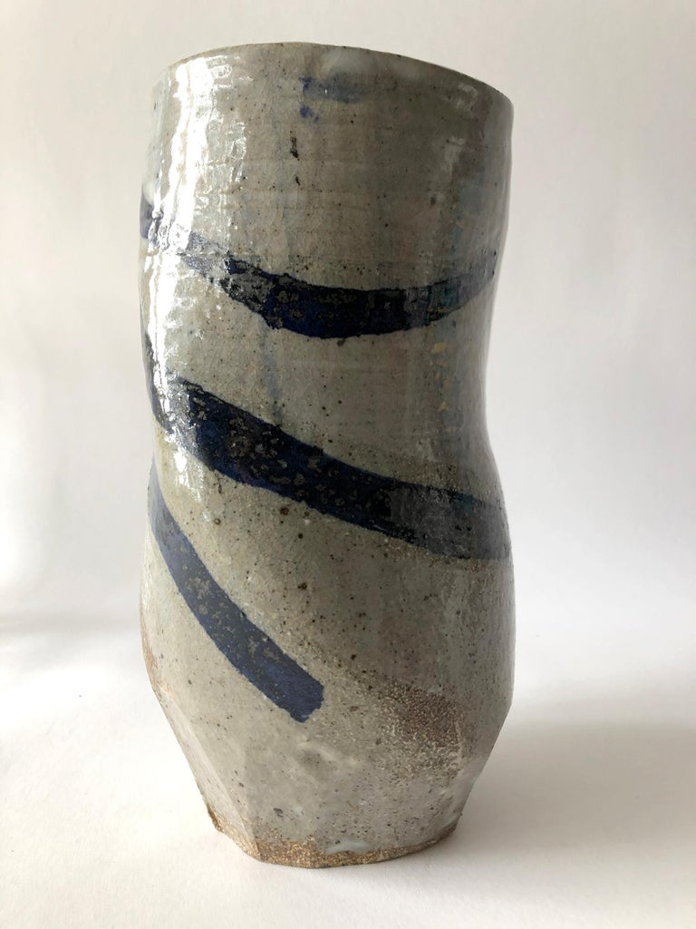 Mid-Century Modern John Mason California Studio Stoneware Pottery Vase For Sale