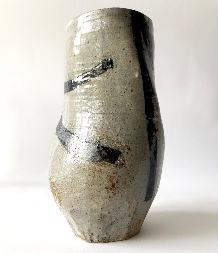 John Mason California Studio Stoneware Pottery Vase In Good Condition For Sale In Pasadena, CA