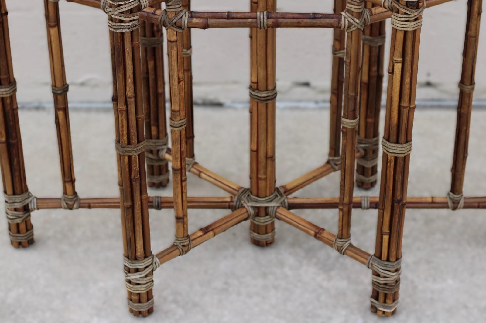John McGuire Base de mesa de comedor moderna de bambú orgánico para tapa ovalada de cristal en venta 3