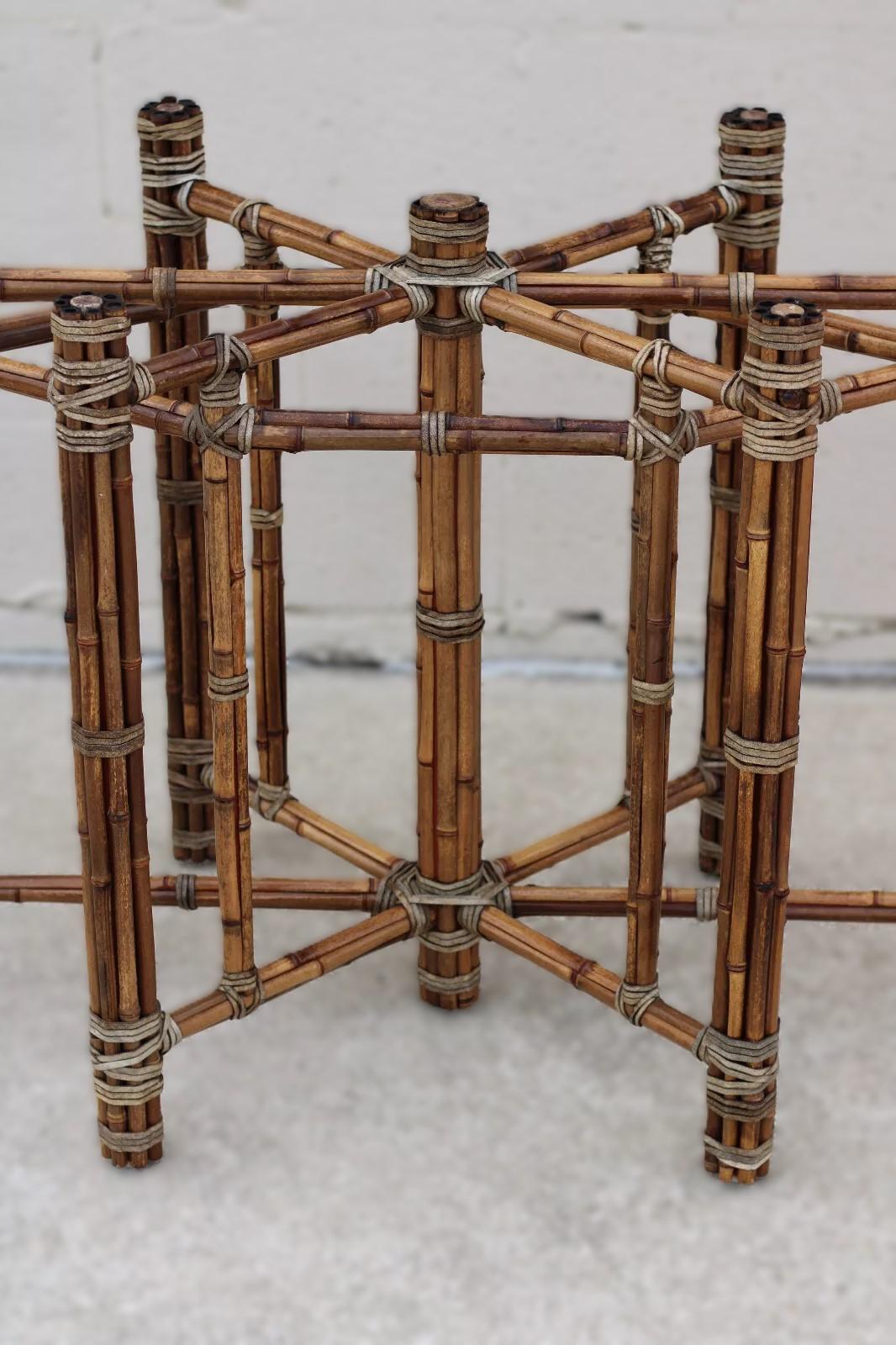 John McGuire Base de mesa de comedor moderna de bambú orgánico para tapa ovalada de cristal en venta 13