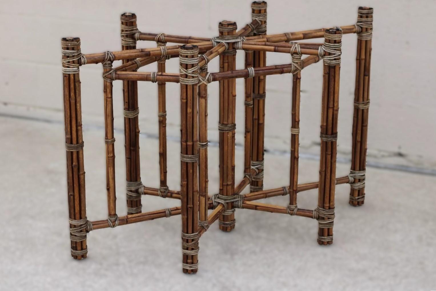 John McGuire Base de mesa de comedor moderna de bambú orgánico para tapa ovalada de cristal Cuero en venta
