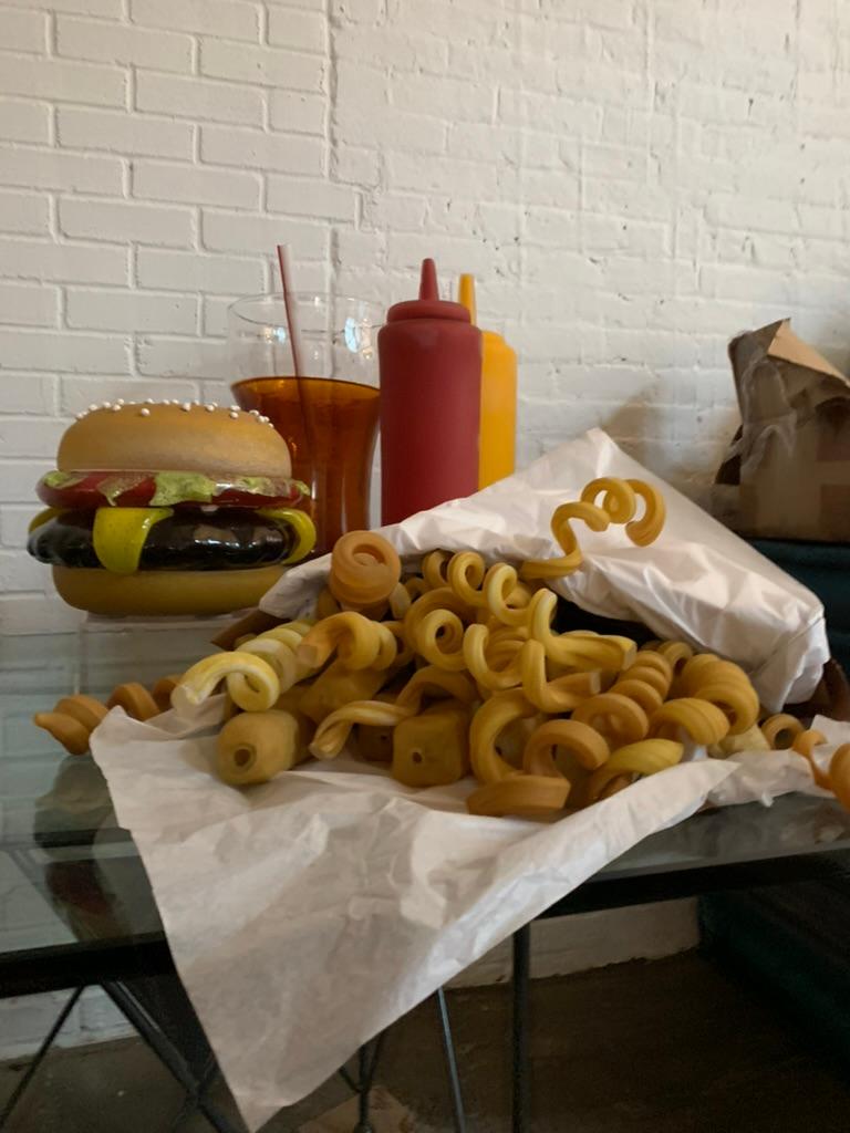 John Miller Blue Plate Special Curly Fries 2008 Blown Pop Art Glass Sculptures In Good Condition For Sale In Brooklyn, NY