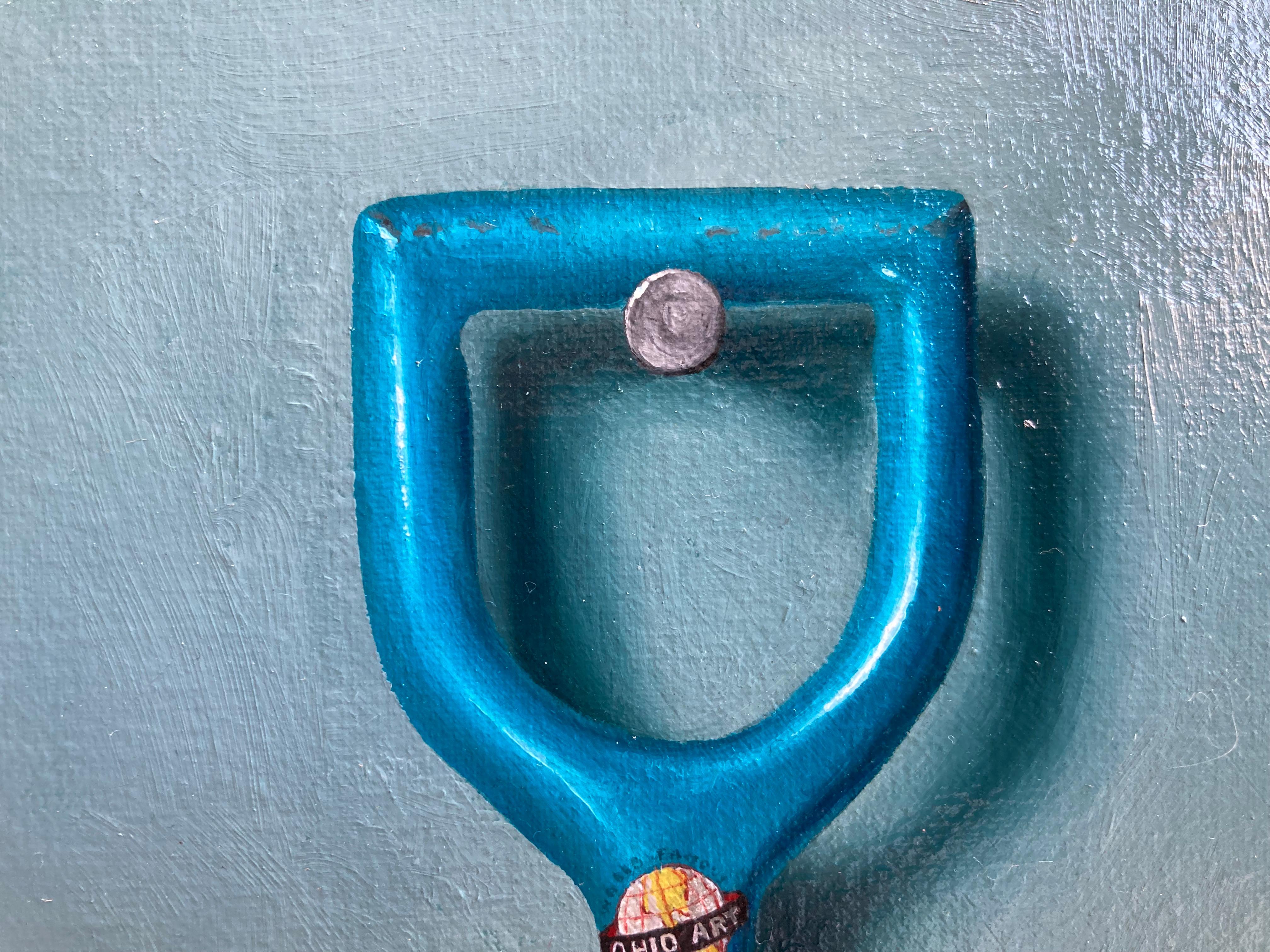 „Little Girl and Dog on Shovel“ Blau-weißes Trompe-l'oeil-Ölgemälde mit Hund, antik im Angebot 9