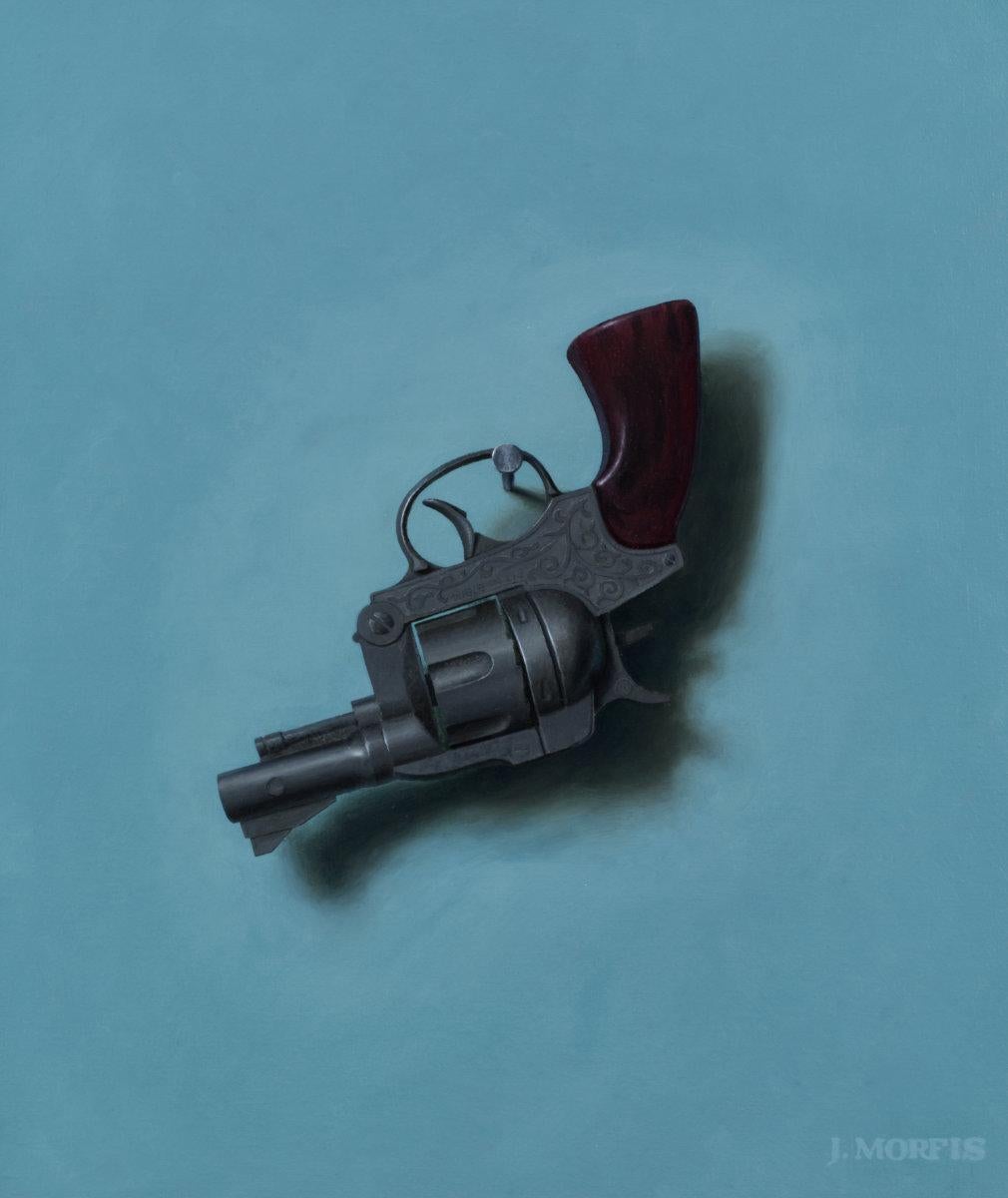 John Morfis Still-Life Painting – geheimer Agenten-Cape Gun