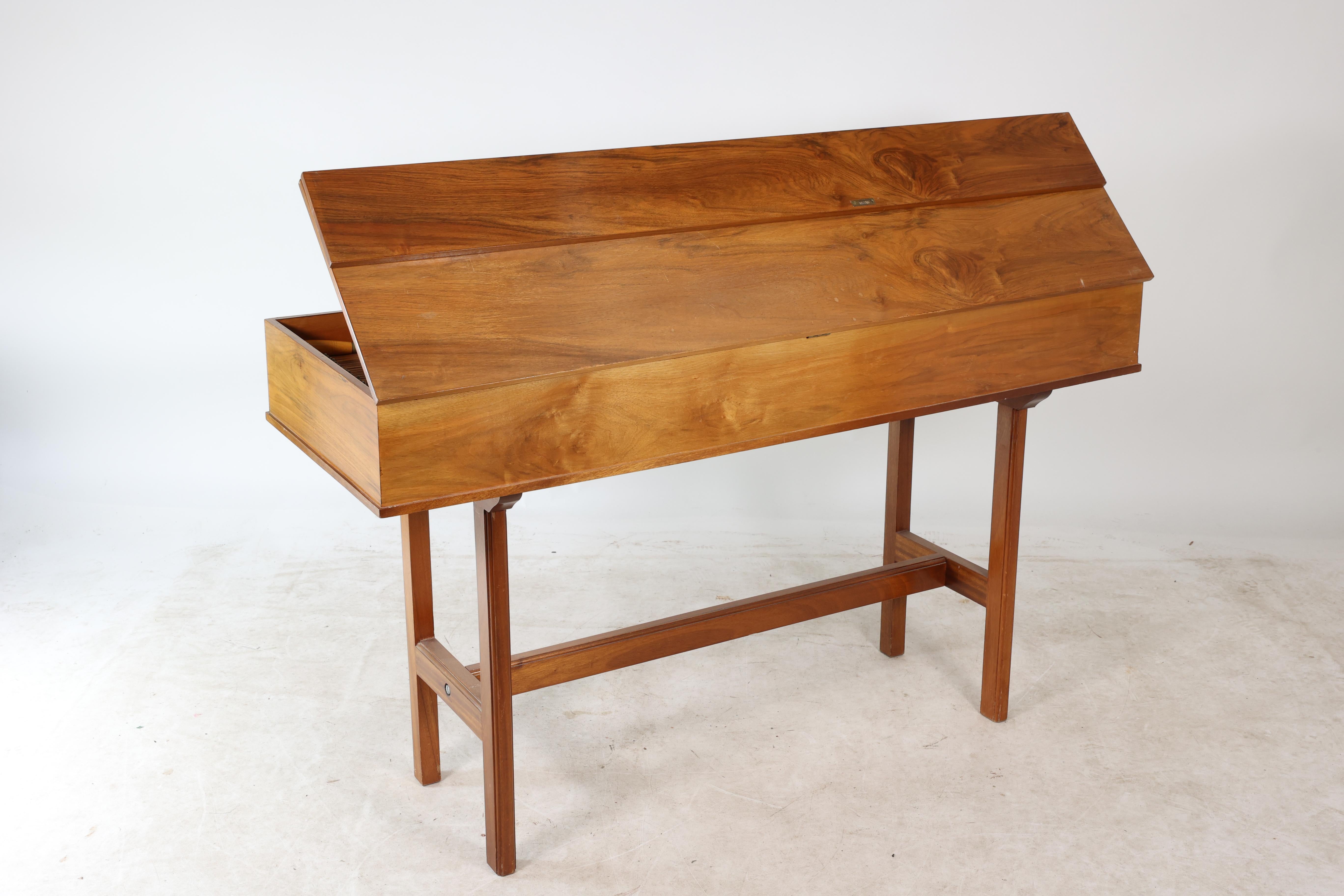 John Morley London. A 1960's clavichord signed John Morley Londini Fecit. 10