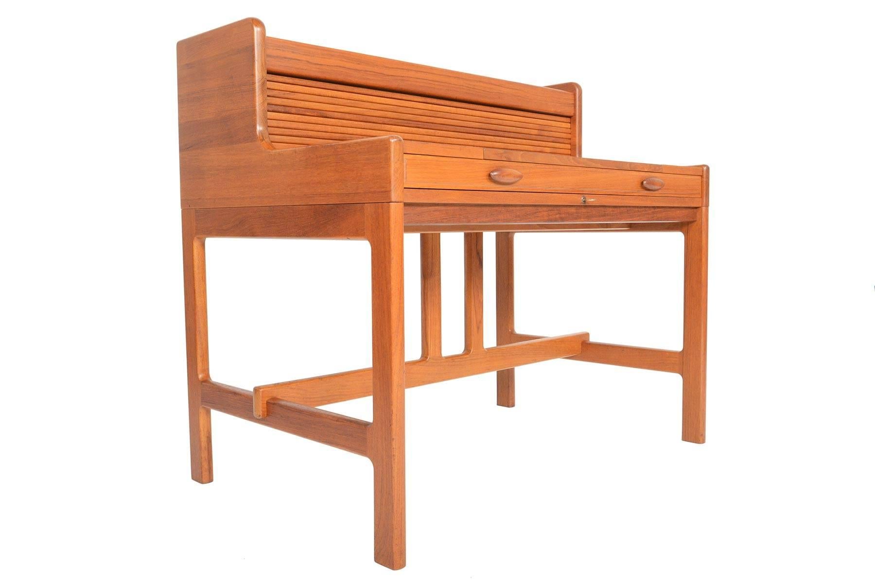 Scandinave moderne Bureau en teck John Mortensen pour Dyrlund