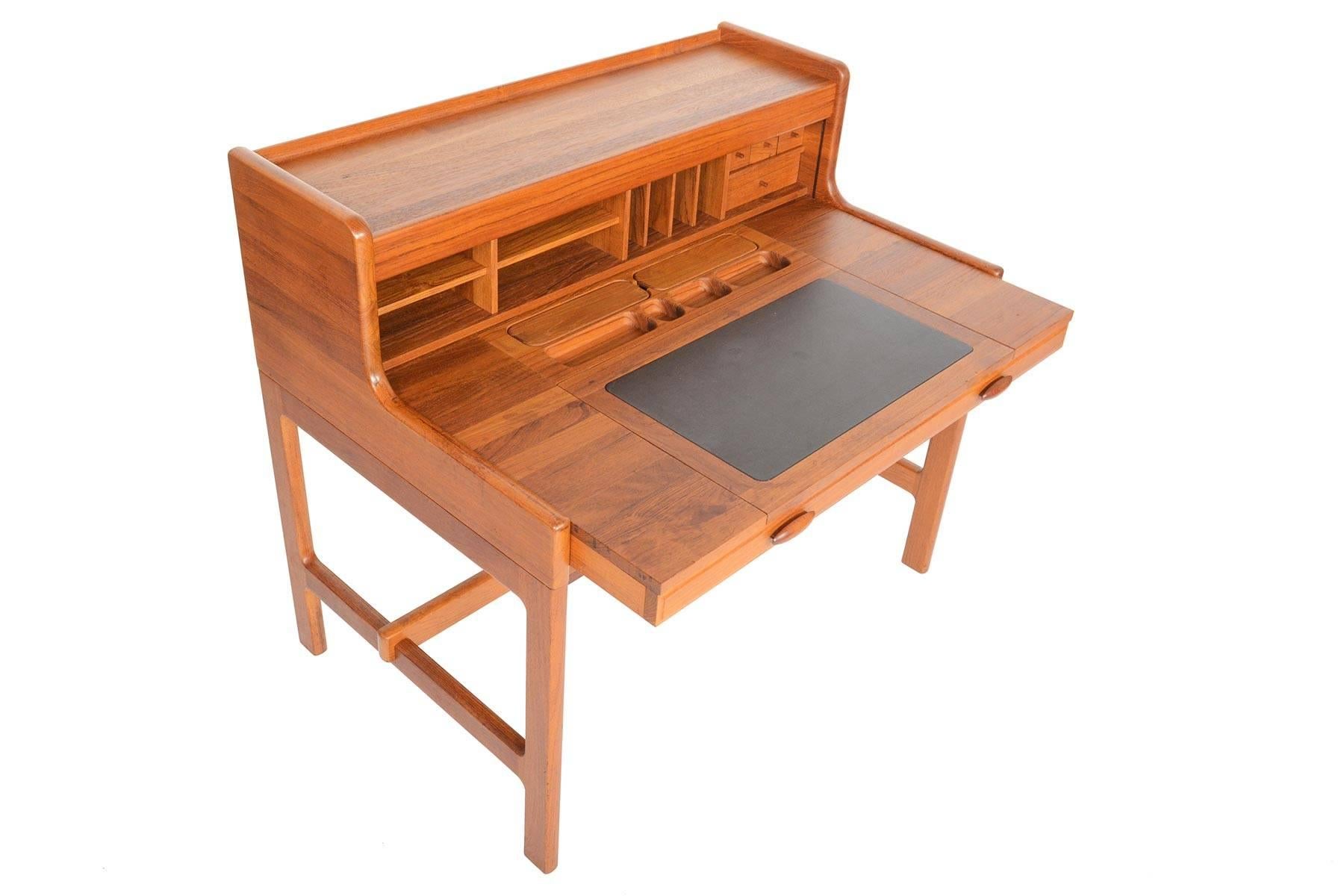 Danois Bureau en teck John Mortensen pour Dyrlund