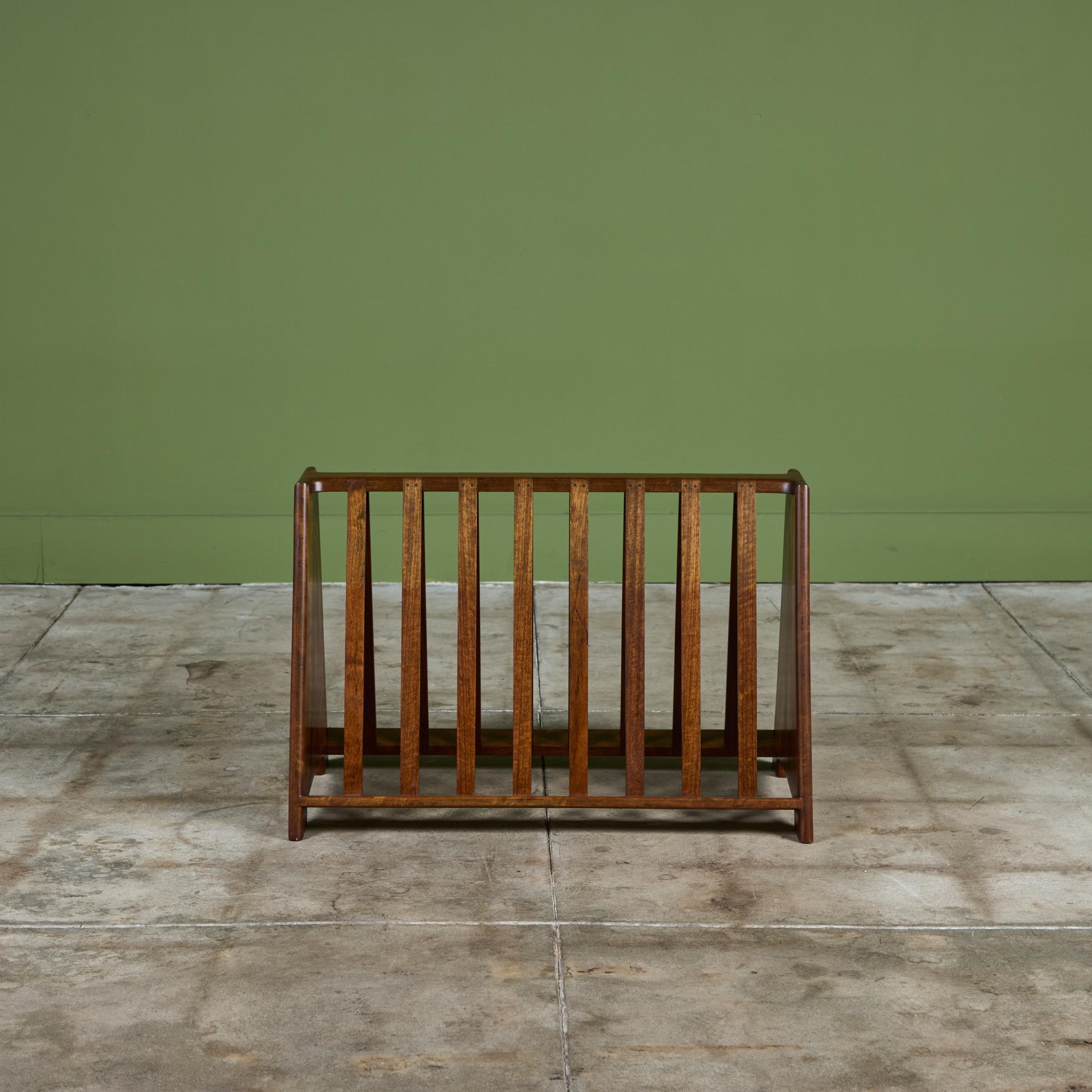 Mid-Century Modern Is Johns Magazine ou Record Stand en vente