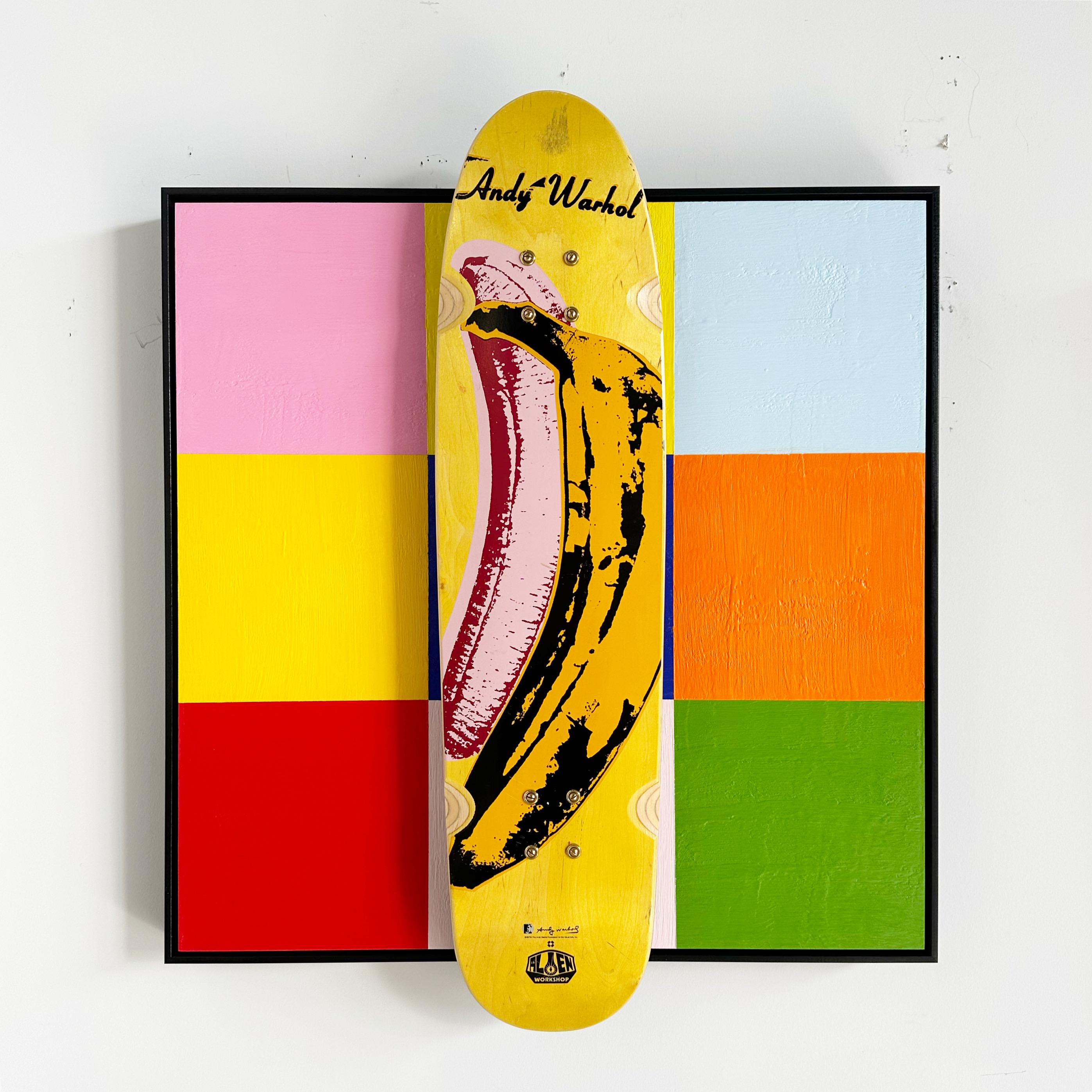 John O'Hara. Deck, Banana, 2023, Enkaustik und Skate Deck Gemälde (amerikanisch) im Angebot