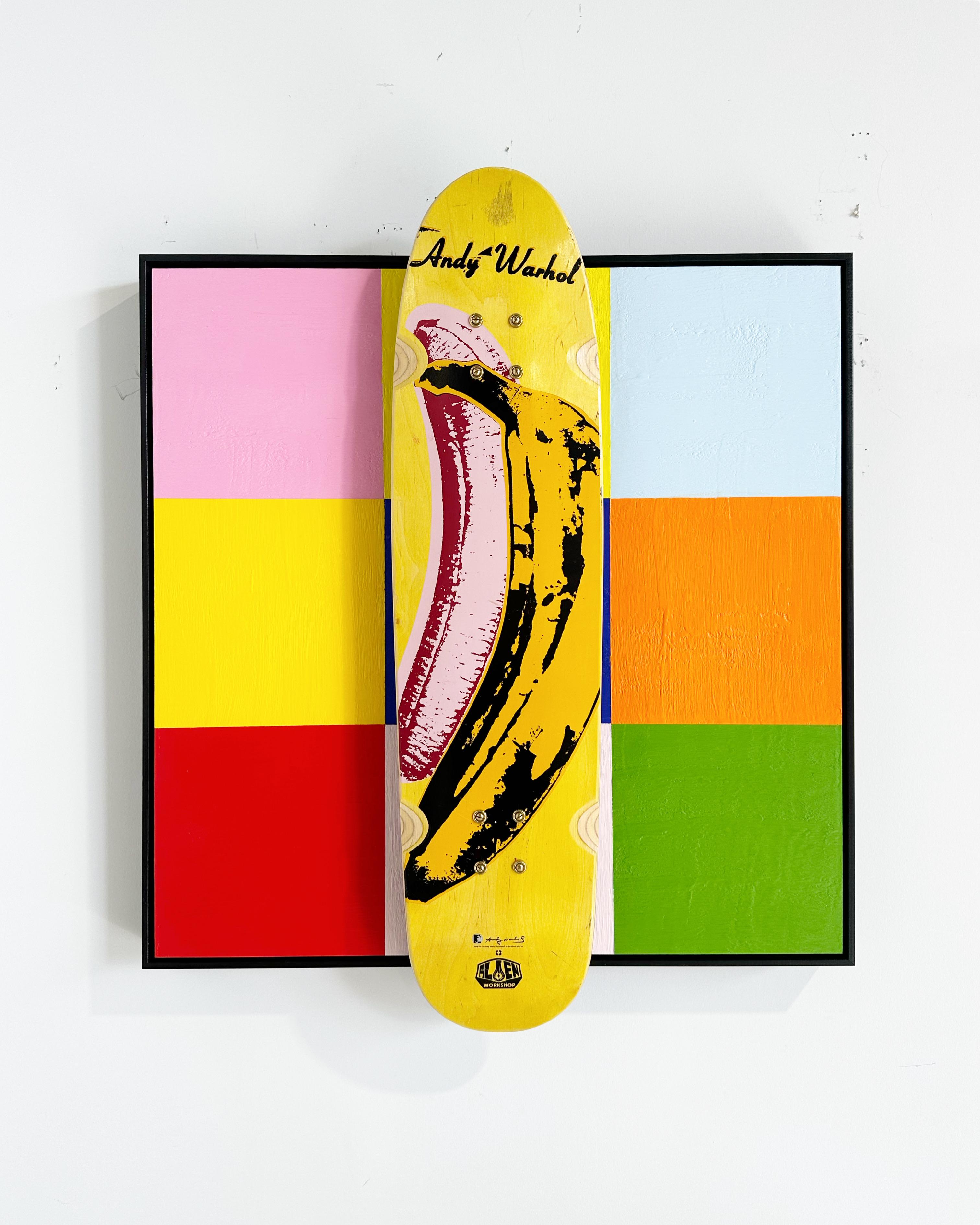 John O'Hara. Deck, Banana, 2023, Enkaustik und Skate Deck Gemälde im Zustand „Neu“ im Angebot in SAINT LOUIS, MO
