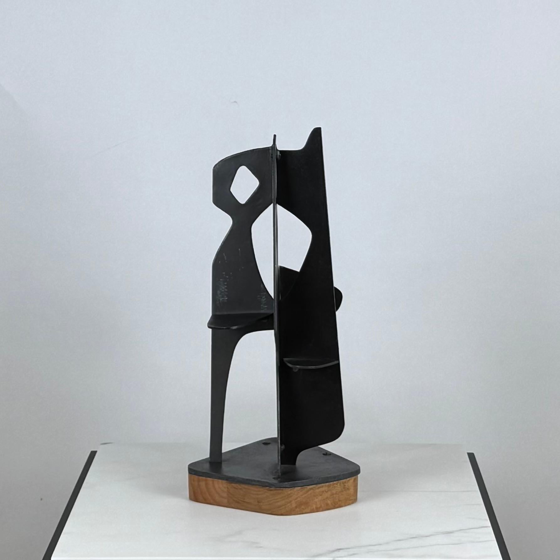 Peint John-Paul Philippe Sculpture abstraite sur base Woods en vente