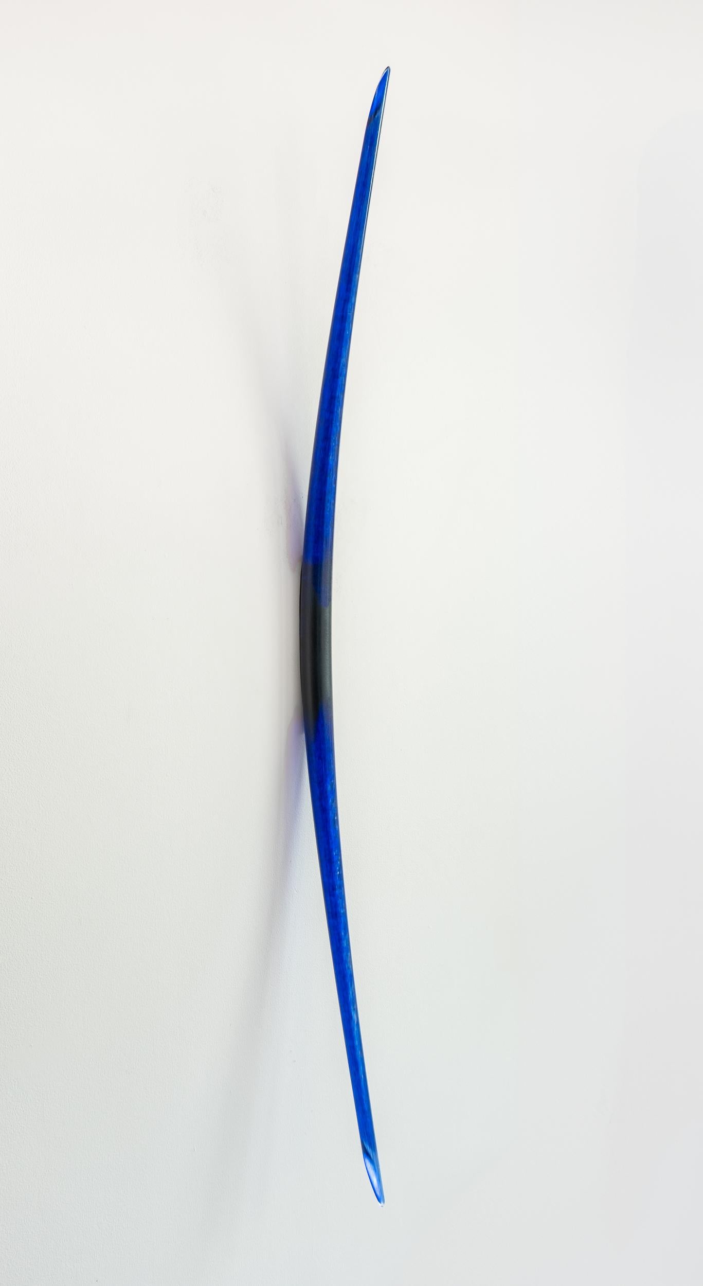 Night Transit - bleu, contemporain, verre massif, sculpture murale - Gris Abstract Sculpture par John Paul Robinson