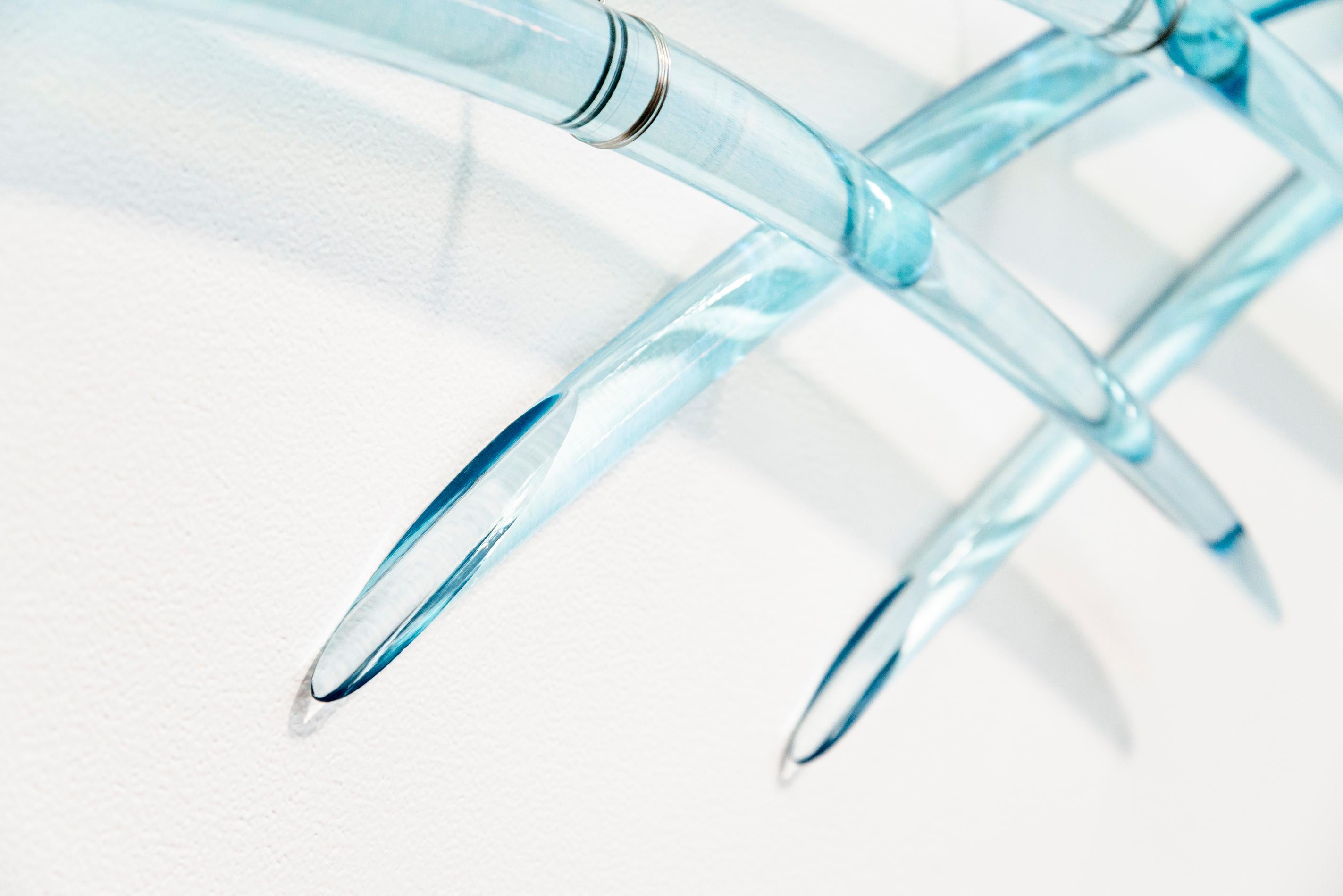 Probability B4 - blau, abstrakt, zeitgenössisch, Glas und Stahl, Wandskulptur im Angebot 4