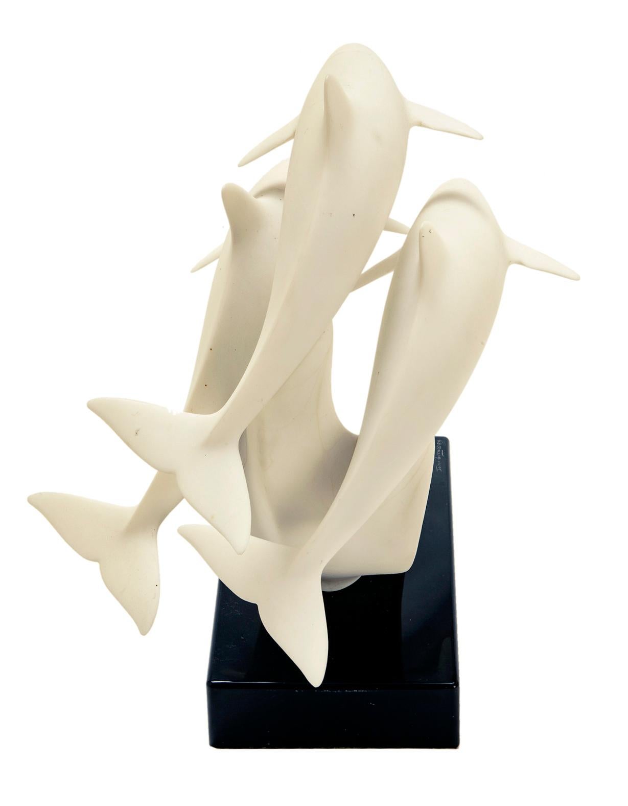 Scultura di delfino di John Perry in vendita 1