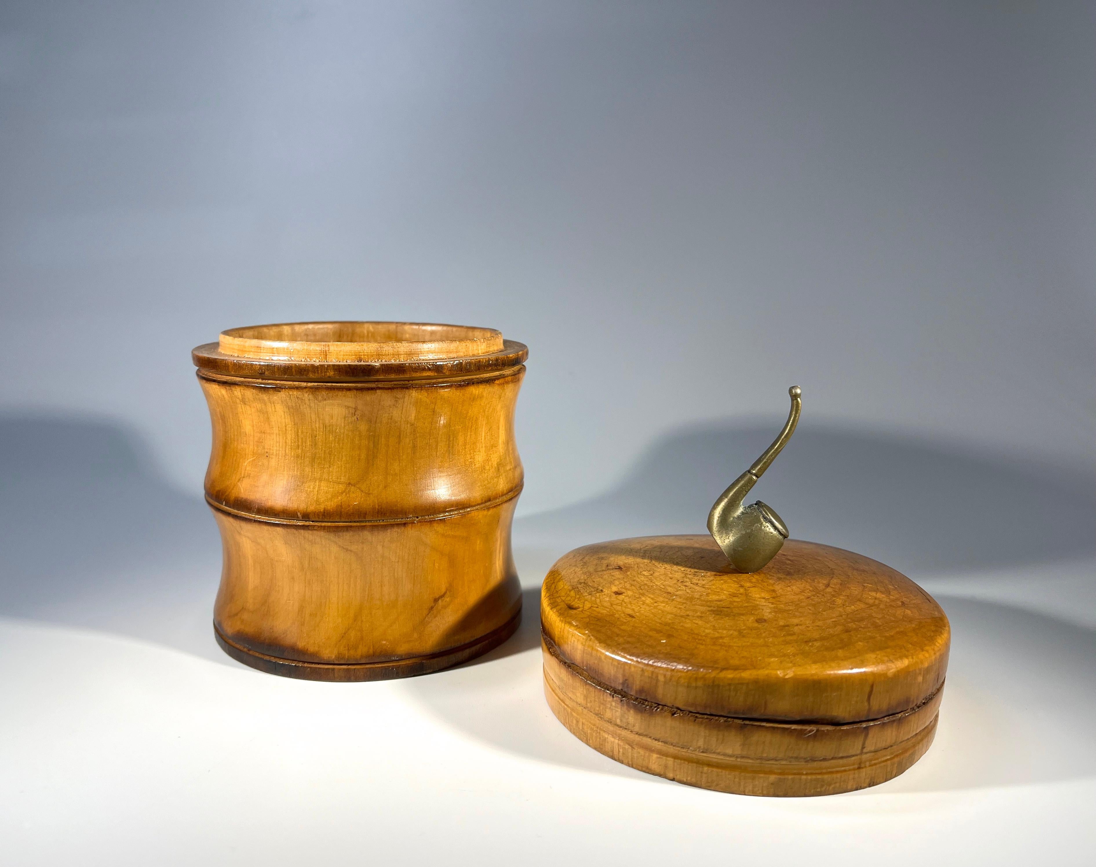 Legno Vaso per tabacco John Player Treen Humidor di Macabo, Milano, Italia, circa anni '50 in vendita