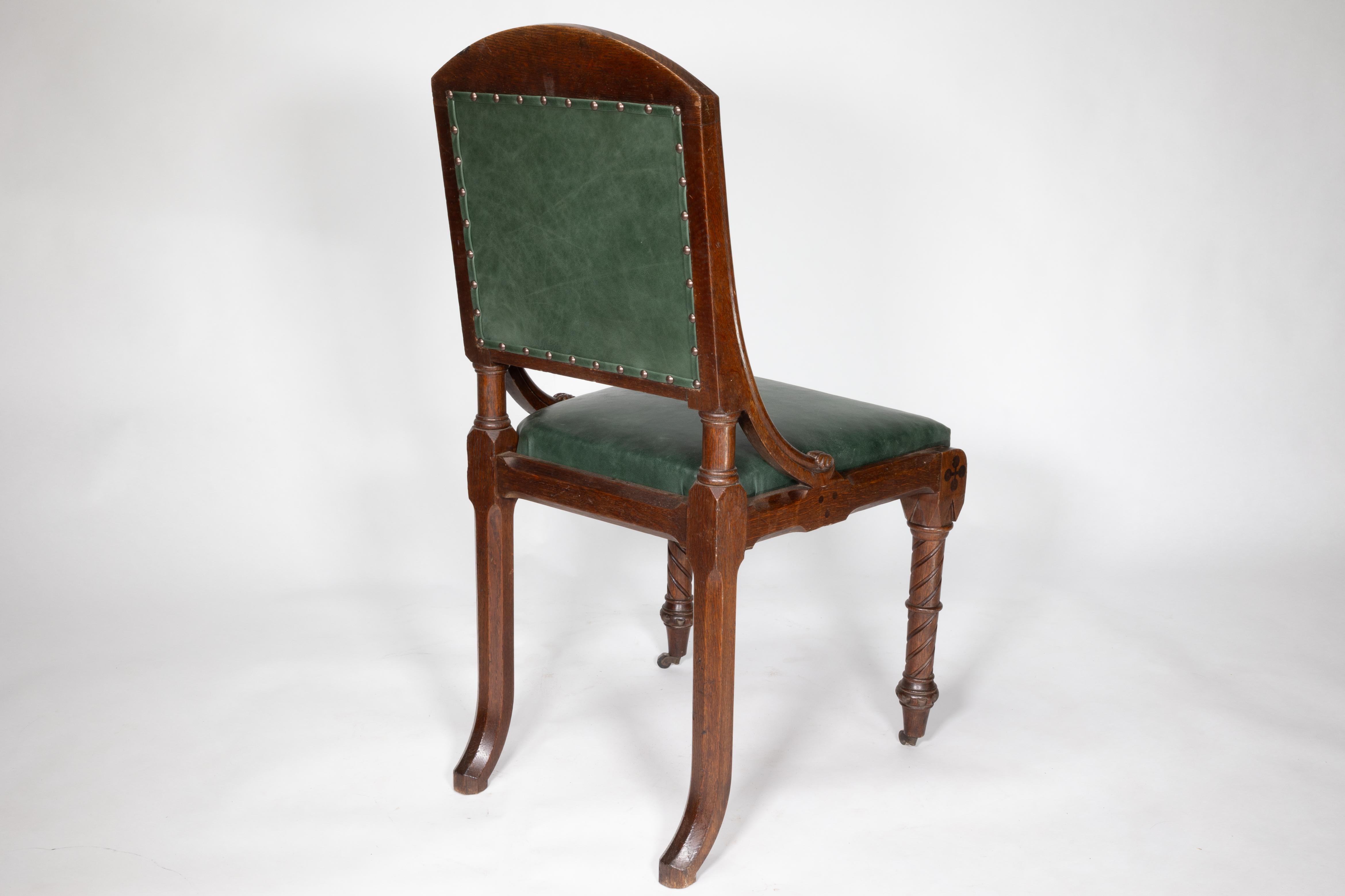 John Pollard Seddon (attributed). A Gothic Revival Oak Side or Desk Chair In Good Condition For Sale In London, GB