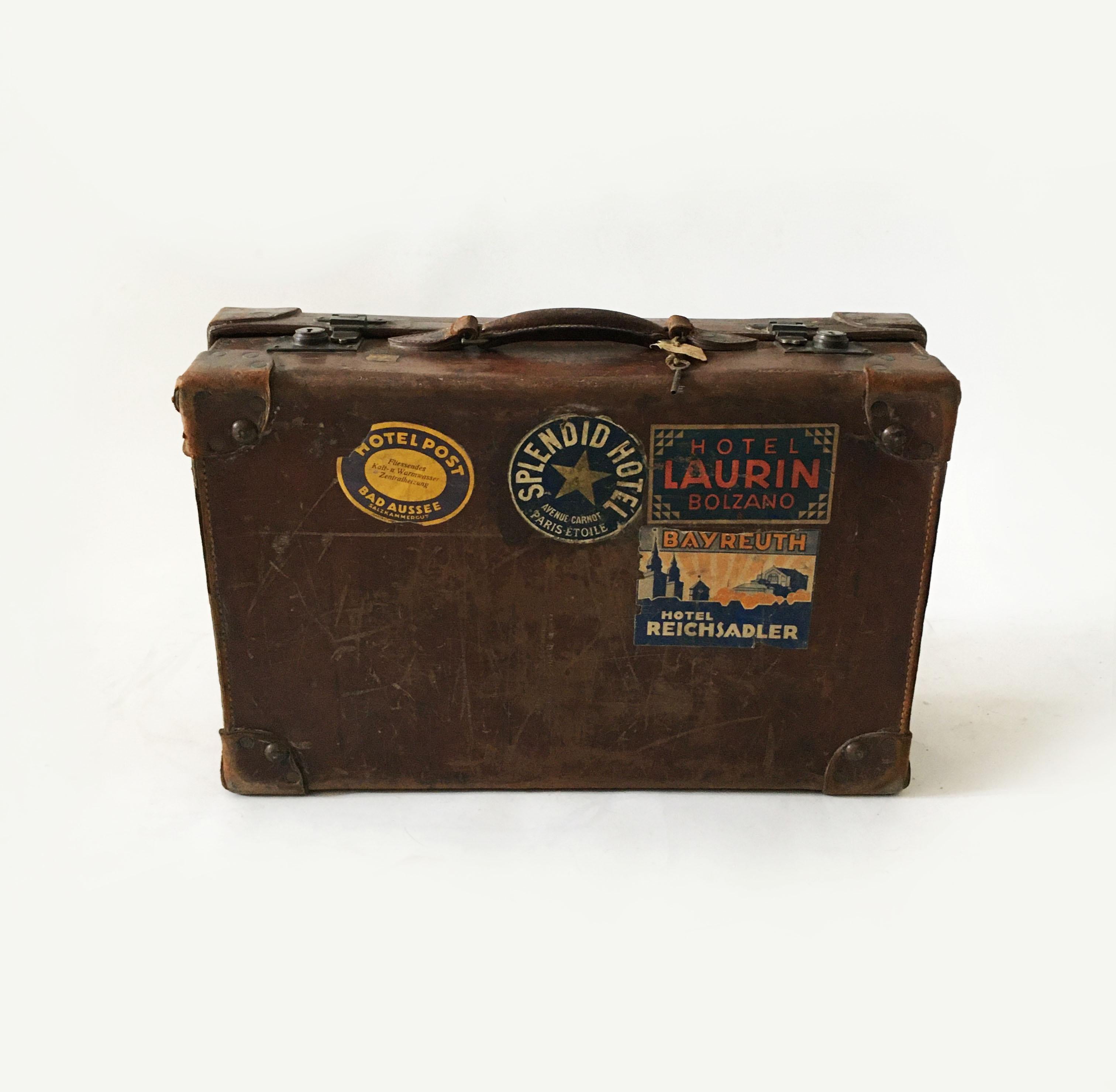Art Deco John Pound London Patinated Leather Luggage, England, 1920s