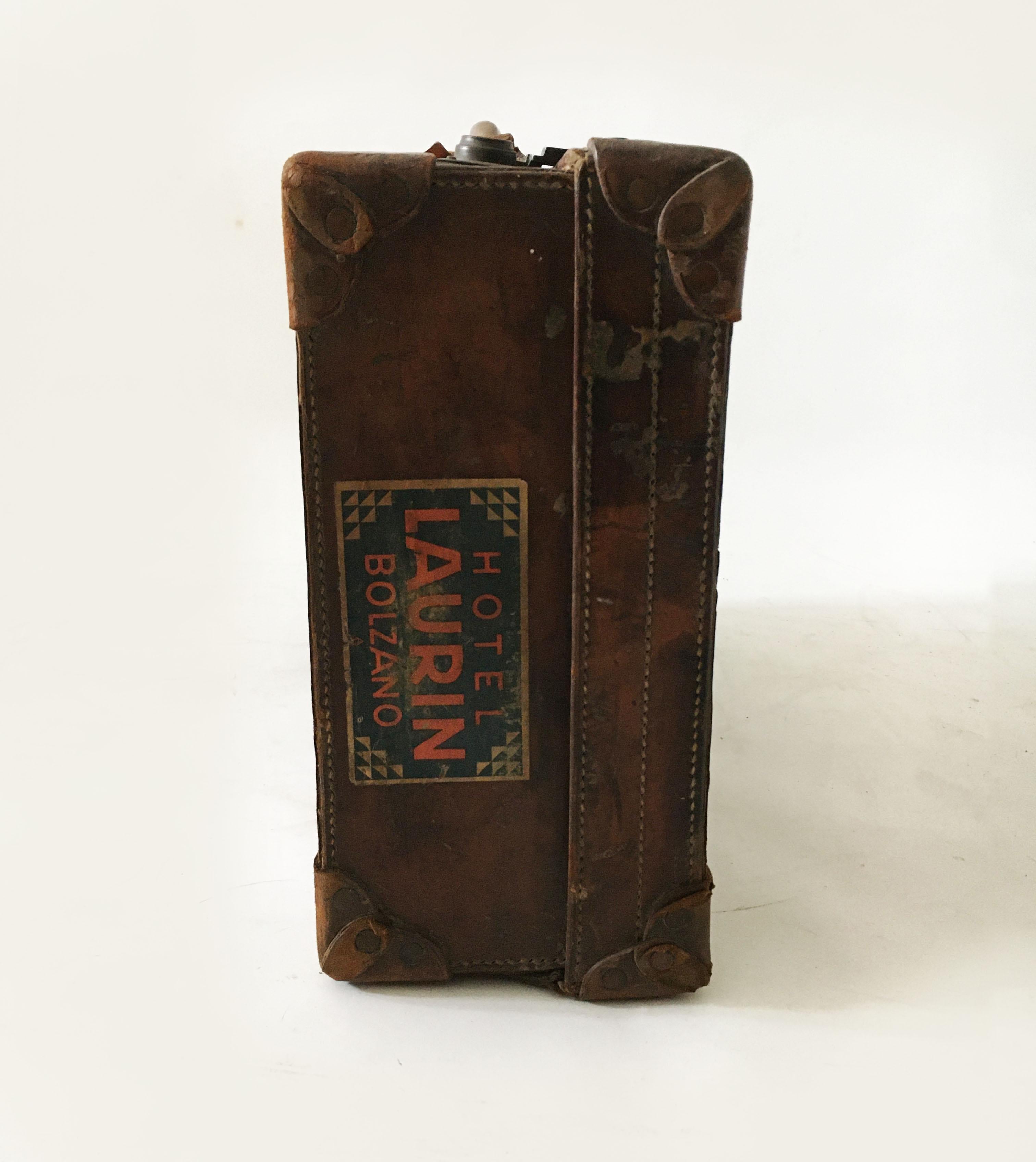 John Pound London Patinated Leather Luggage, England, 1920s In Good Condition In Vienna, AT