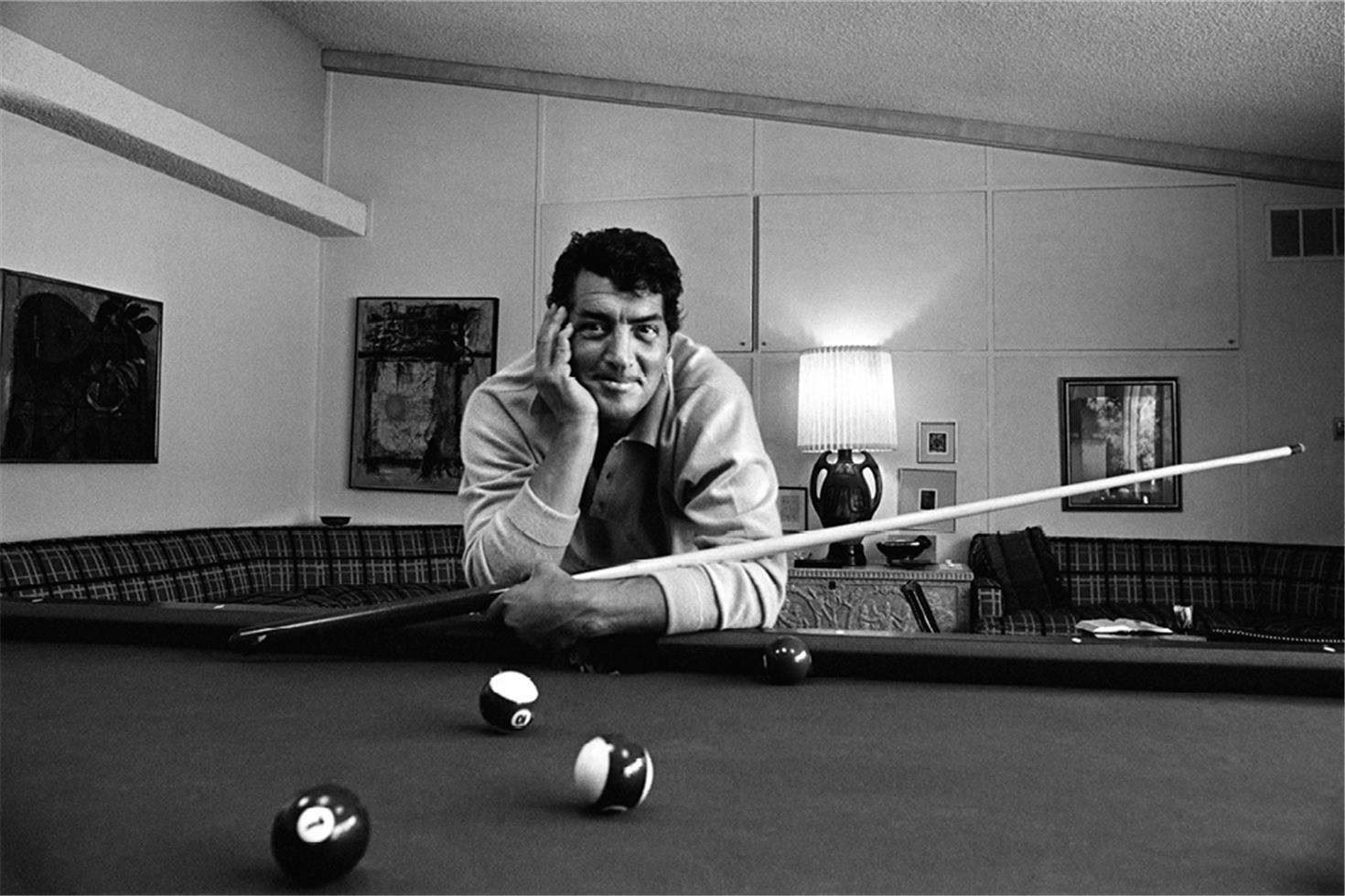 Portrait Photograph John R. Hamilton - Dean Martin, Beverly Hills, en Californie, 1966