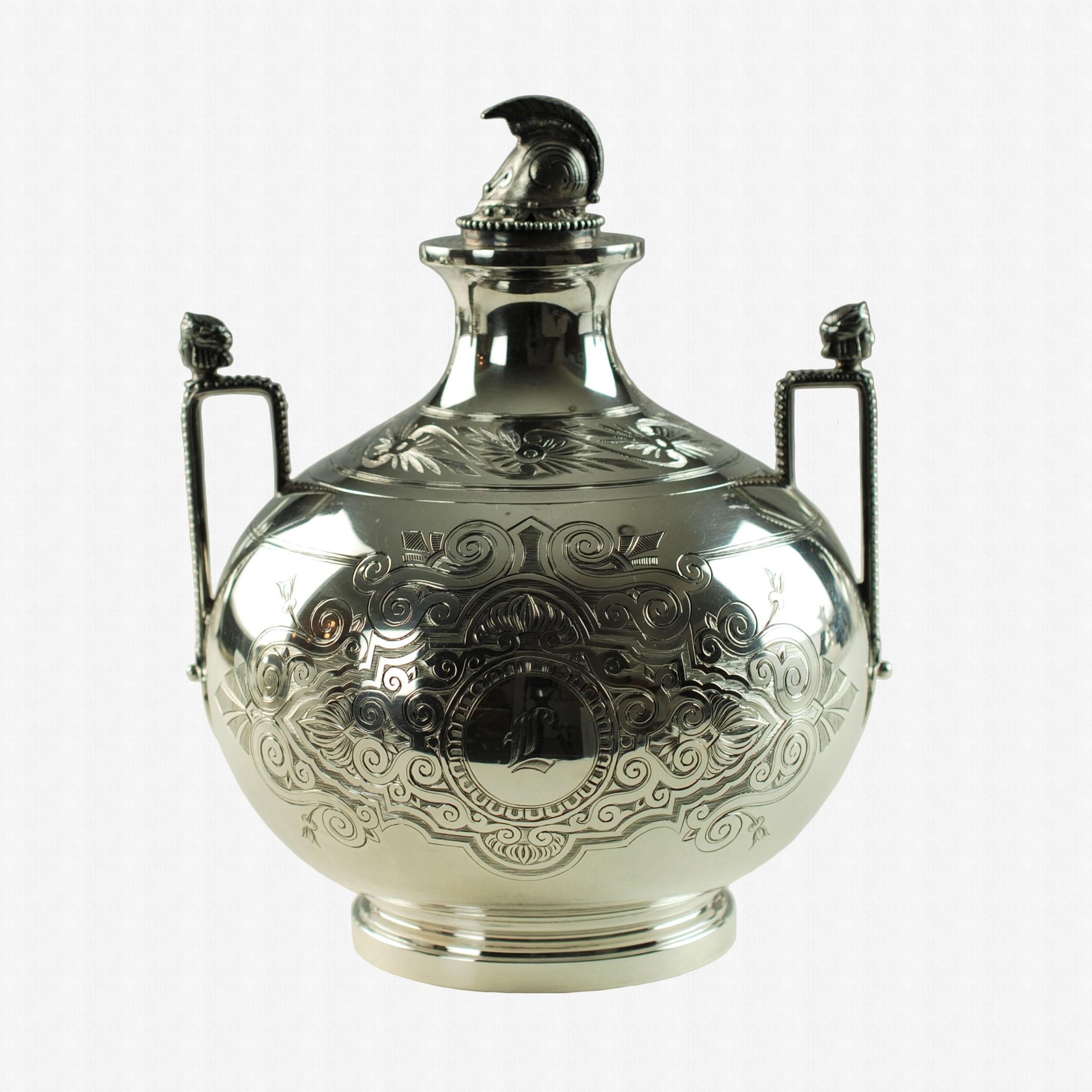 John R Wendt para Ball Black & Co Juego de té y café de siete piezas con medallón de plata esterlina en Bueno estado para la venta en Cincinnati, OH