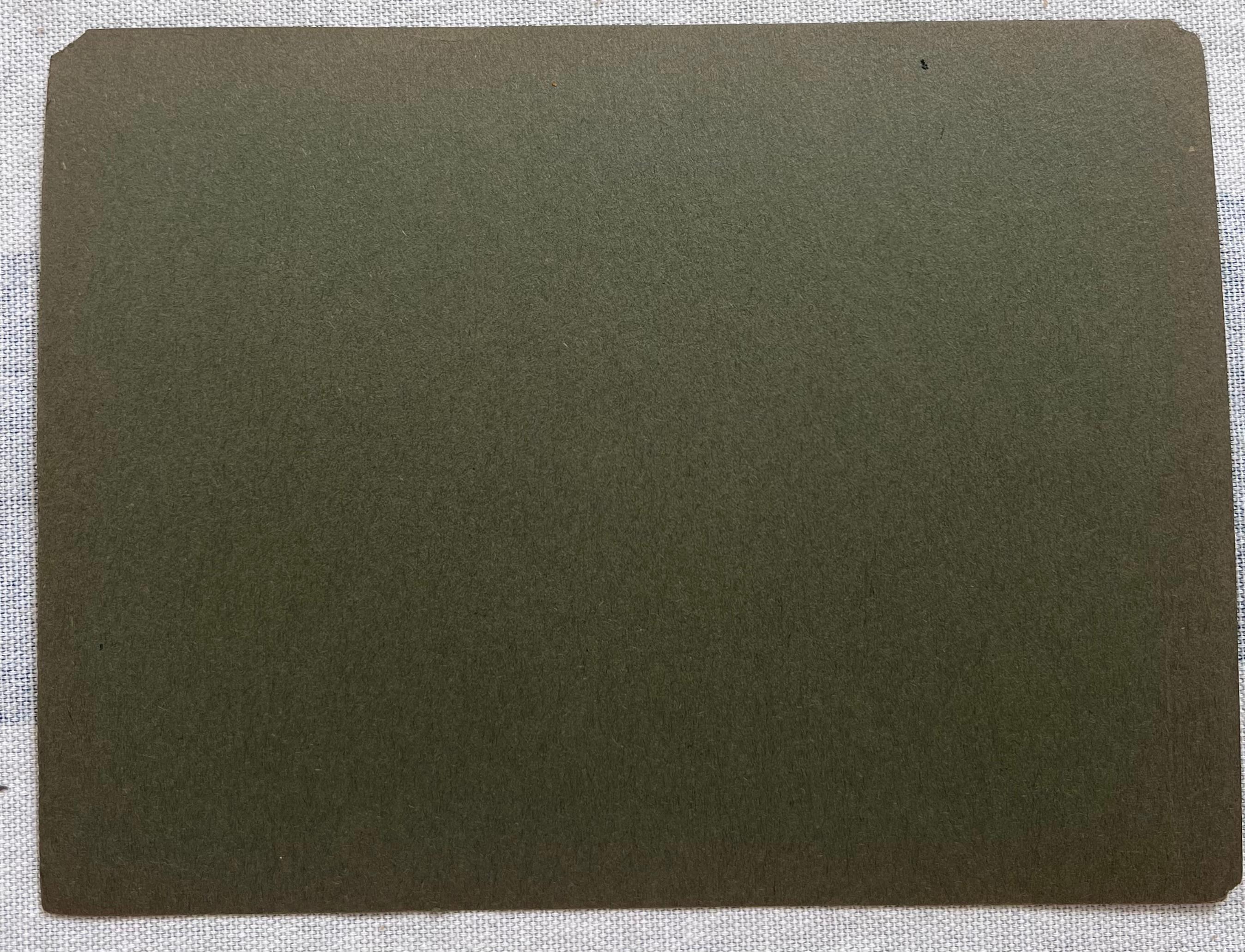 John Rabone Harvey ( 1966 - 1922)
grafica e gesso su carta d'artista verde intenso, incorniciata
carta d'artista: 5,5 x 7 pollici
Provenienza: collezione privata
Condizioni: ottime condizioni

Harvey è stato un artista britannico attivo dalla fine