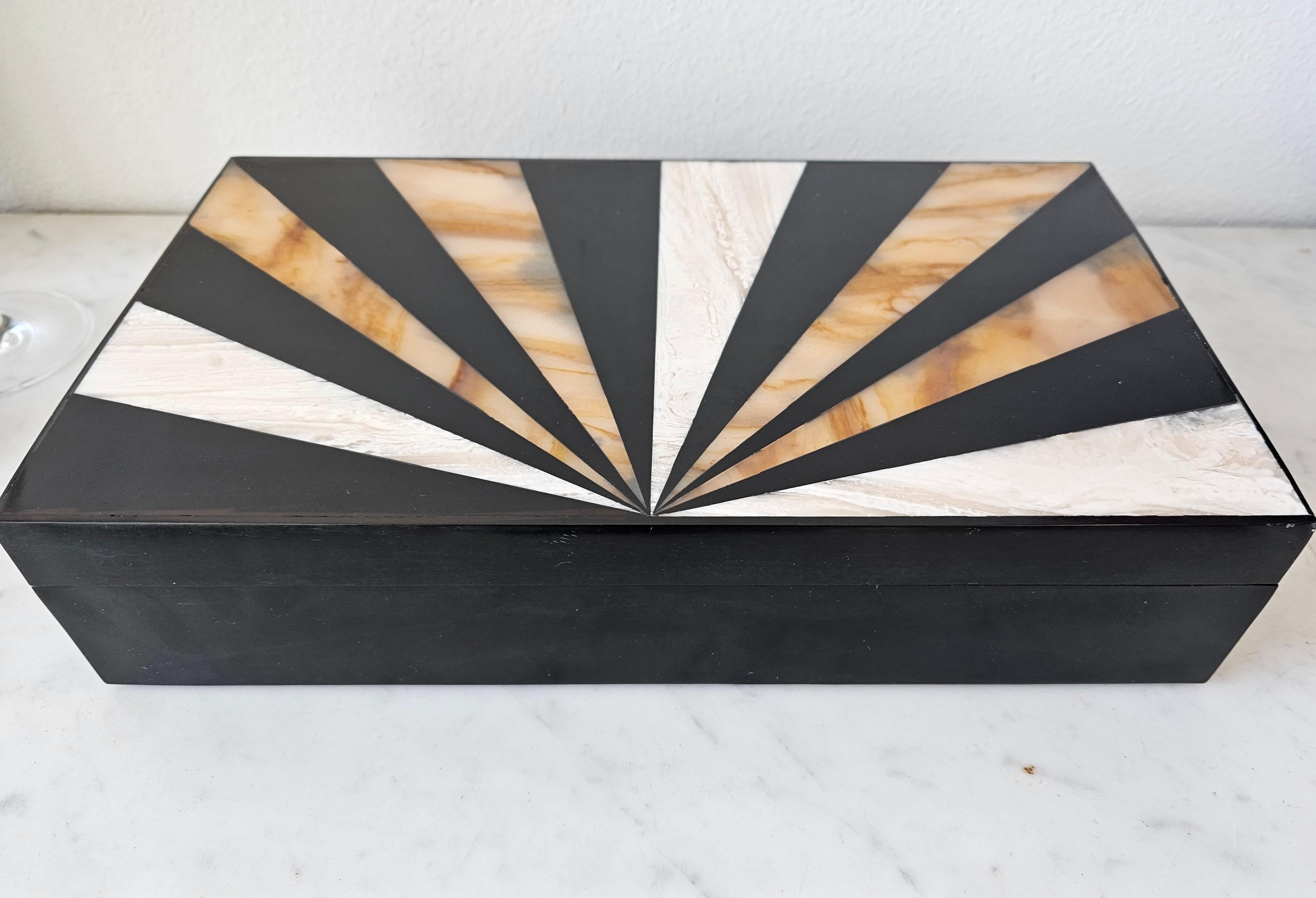 John Richard Attrib Schwarz lackiert Sun Rise Intarsien Tisch Box  (Art déco)