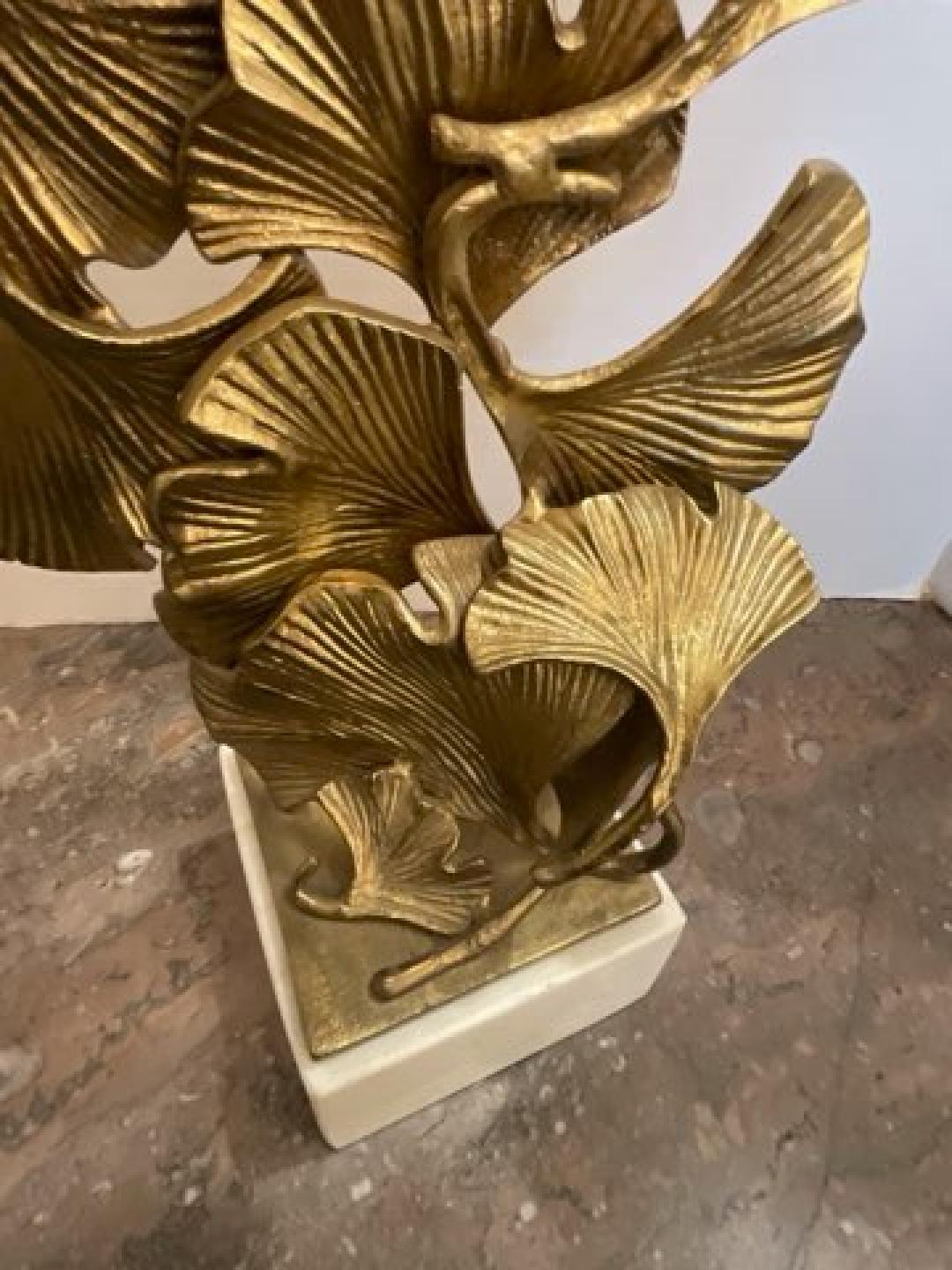 XX secolo John Richard Scultura di foglie di ginkgo in ottone in vendita