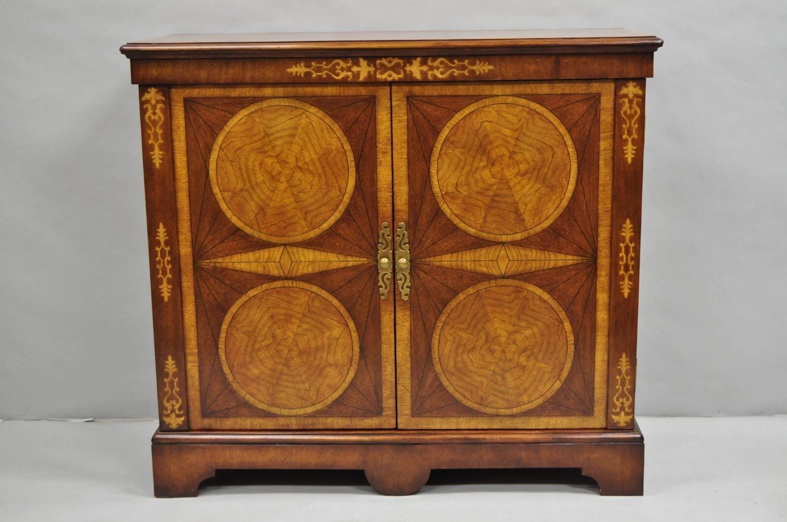 John Richard, mobile credenza con intarsi in legno di radica in stile georgiano in vendita 3
