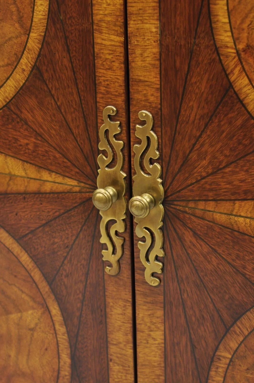 Sconosciuto John Richard, mobile credenza con intarsi in legno di radica in stile georgiano in vendita