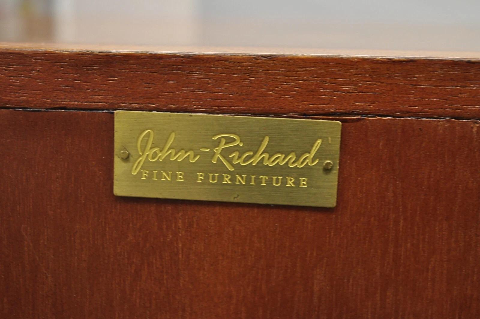John Richard, mobile credenza con intarsi in legno di radica in stile georgiano in vendita 2