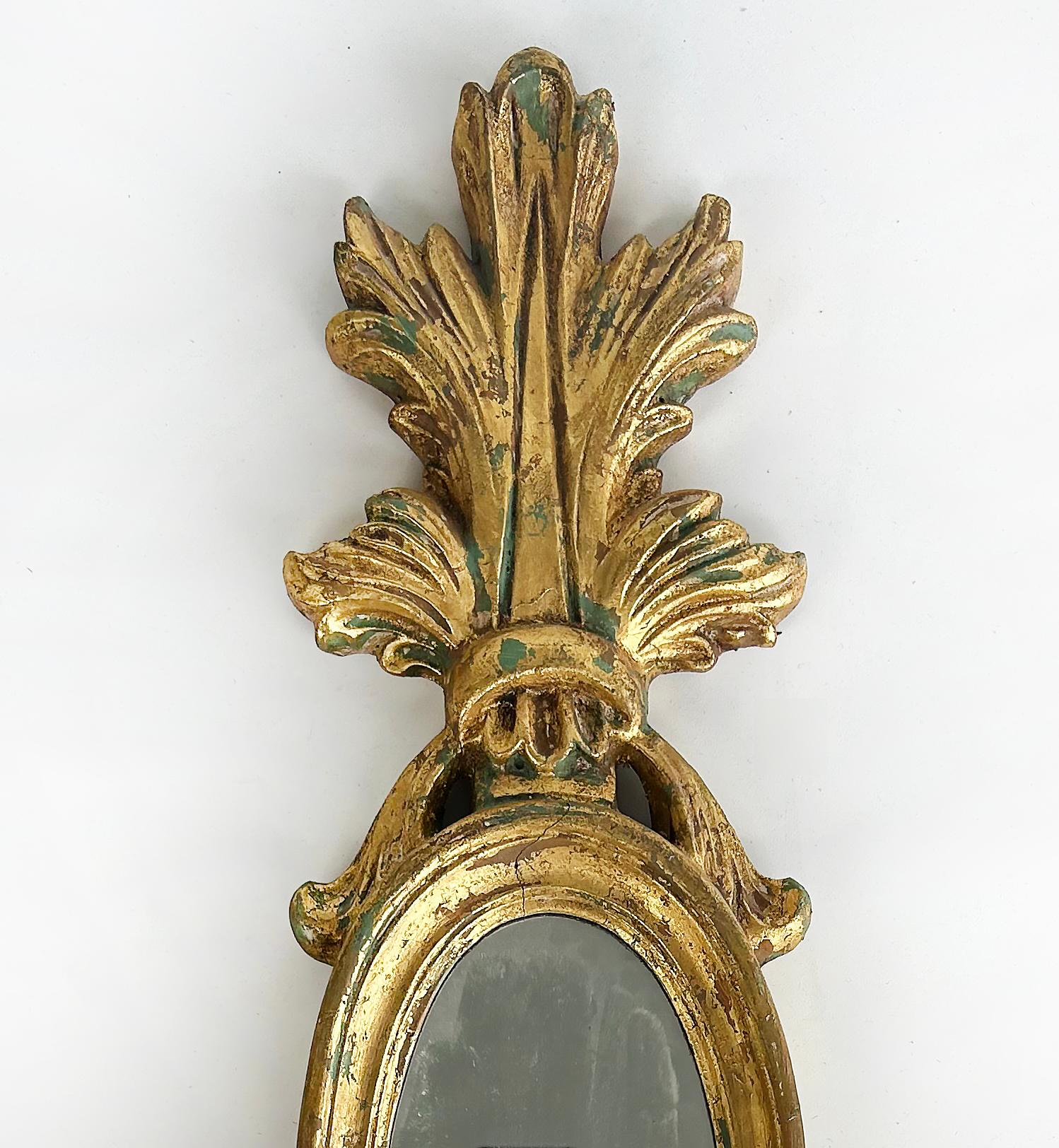 John Richard Giltwood, vergoldetes Metall, verspiegelte Kerzenleuchter, nicht elektrifiziert, Paar (Vergoldet) im Angebot