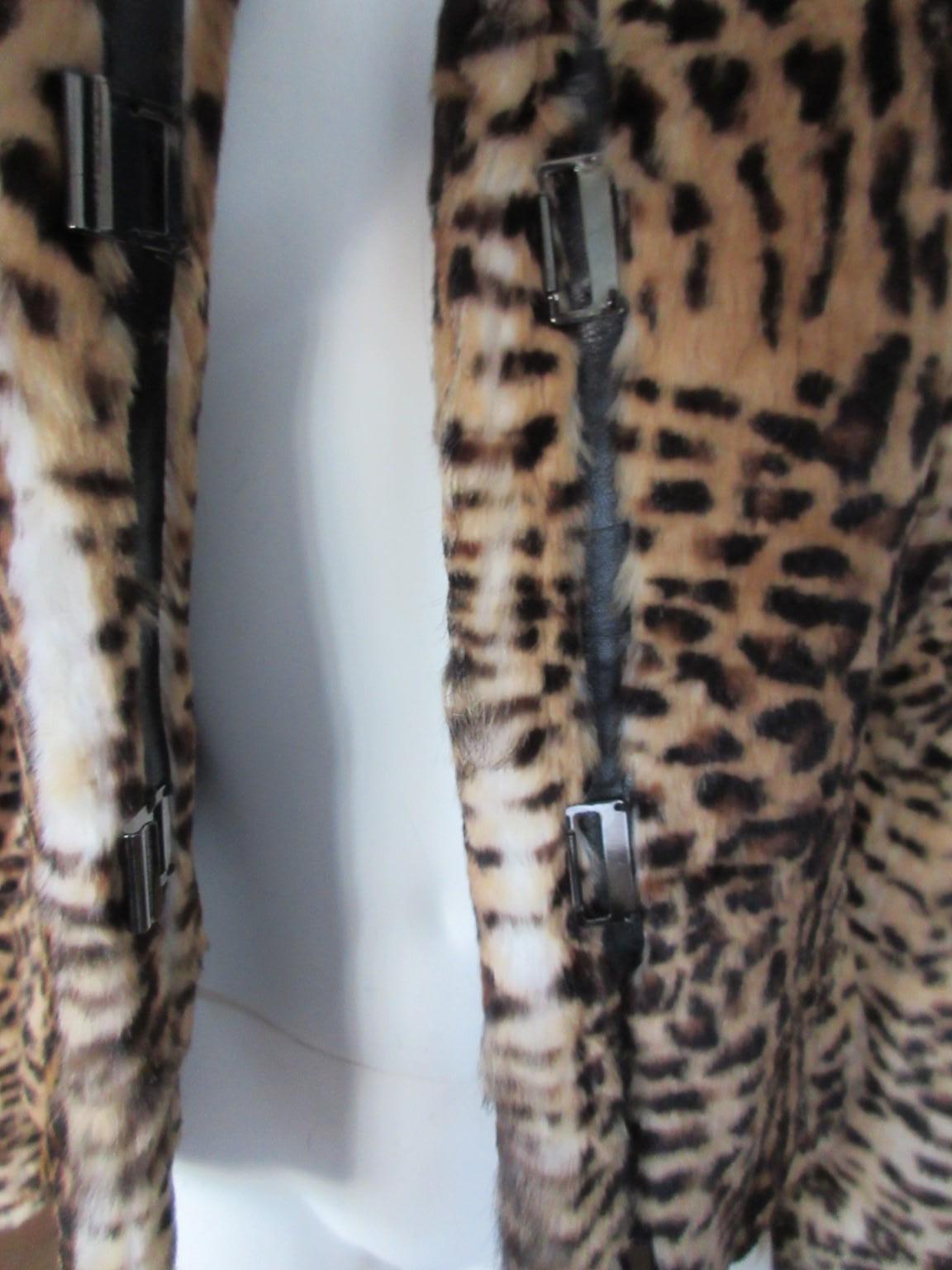 John Richmond Leopard Printed Fur Jacket size Us 8 In Good Condition For Sale In Amsterdam, NL